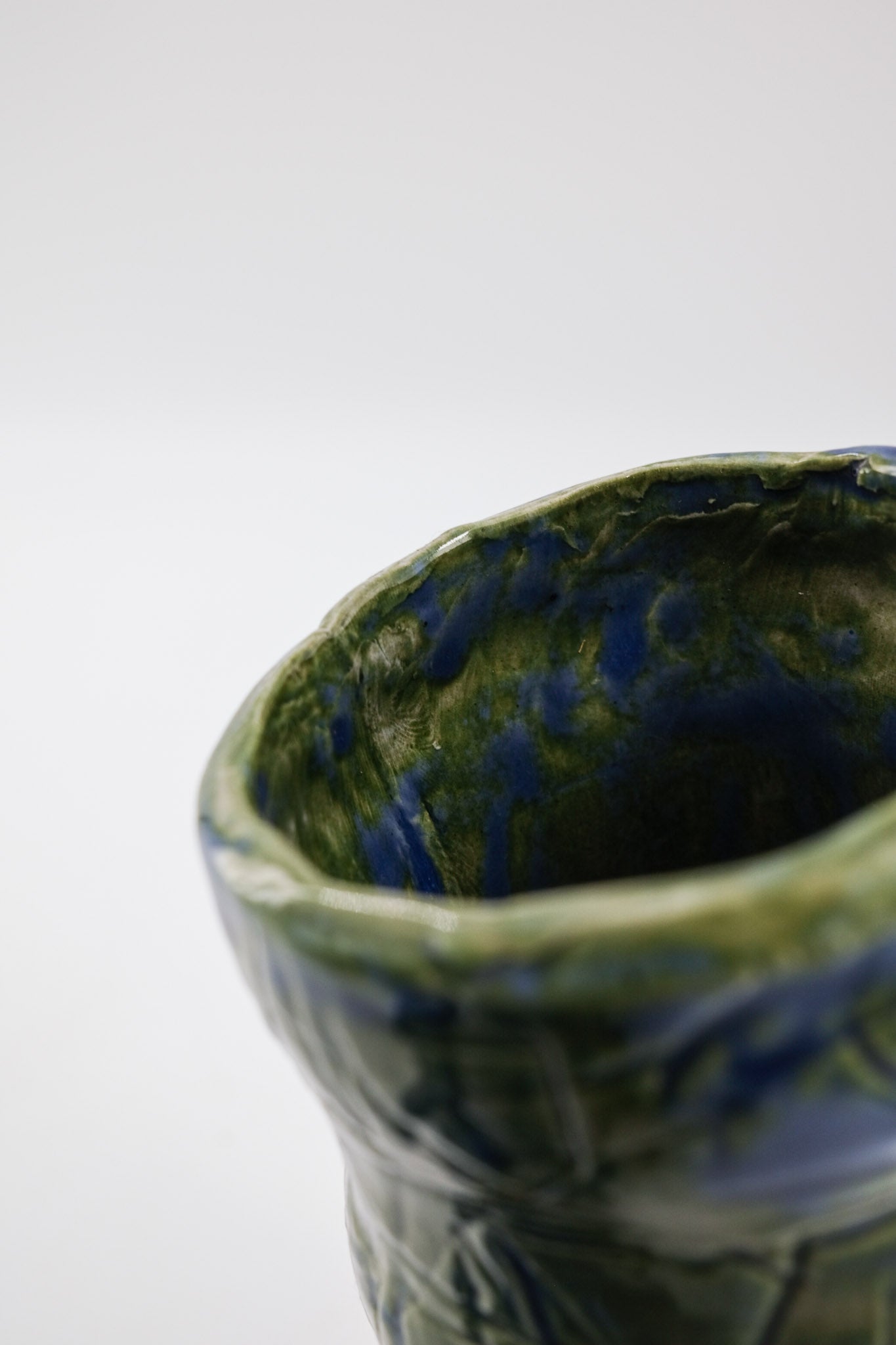 Tripod Textured Vase - Green & Blue / 3脚のテクスチャーベース（グリーン＆ブルー）