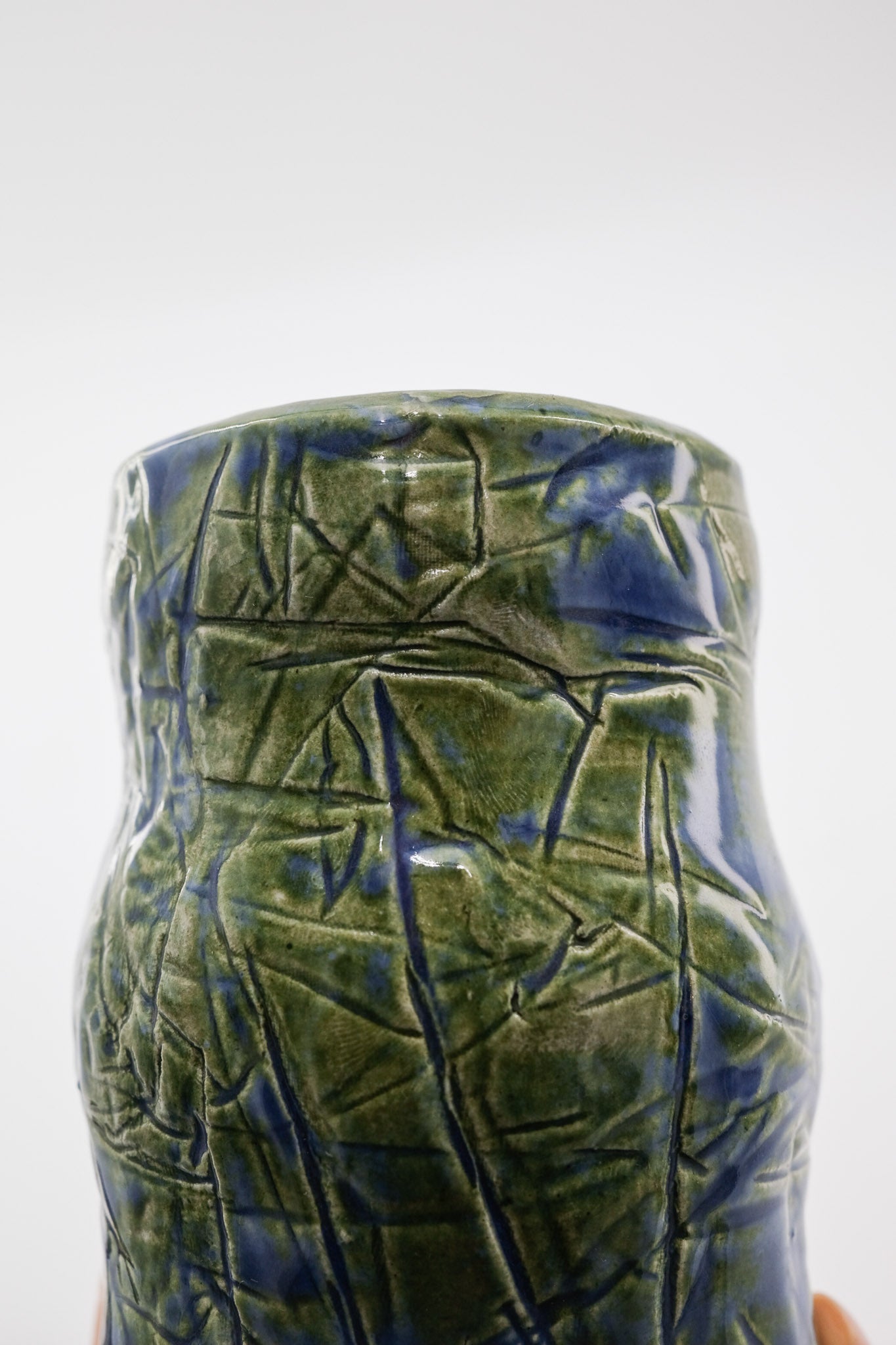 Tripod Textured Vase - Green & Blue / 3脚のテクスチャーベース（グリーン＆ブルー）