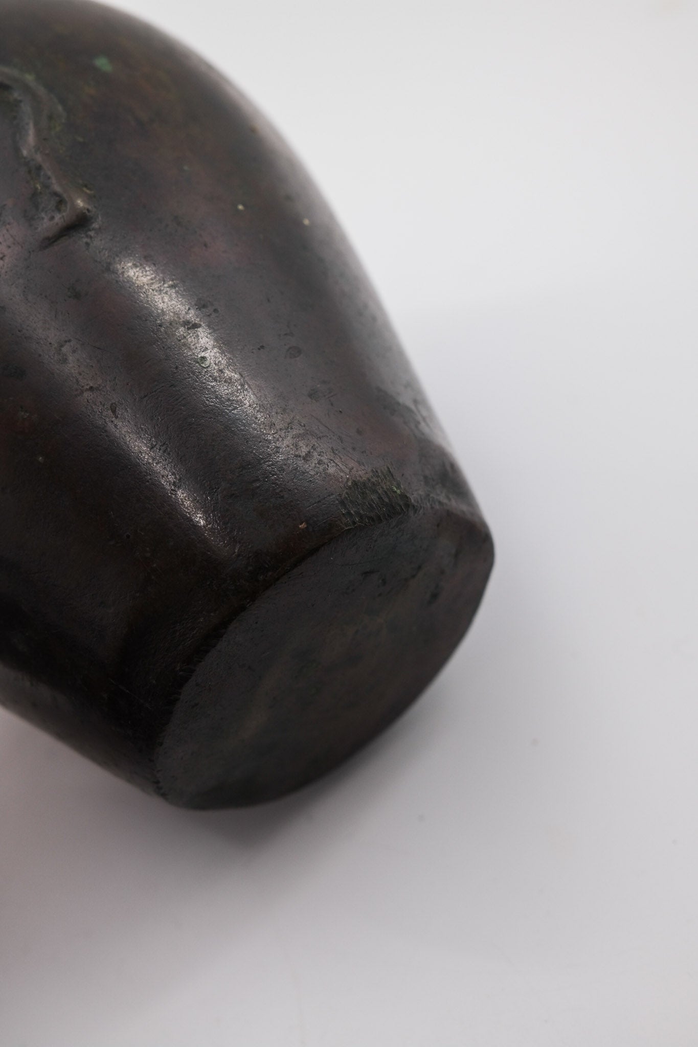 Vintage Metal Vase with Grape Relief / ヴィンテージ 金属製 葡萄レリーフ 花器