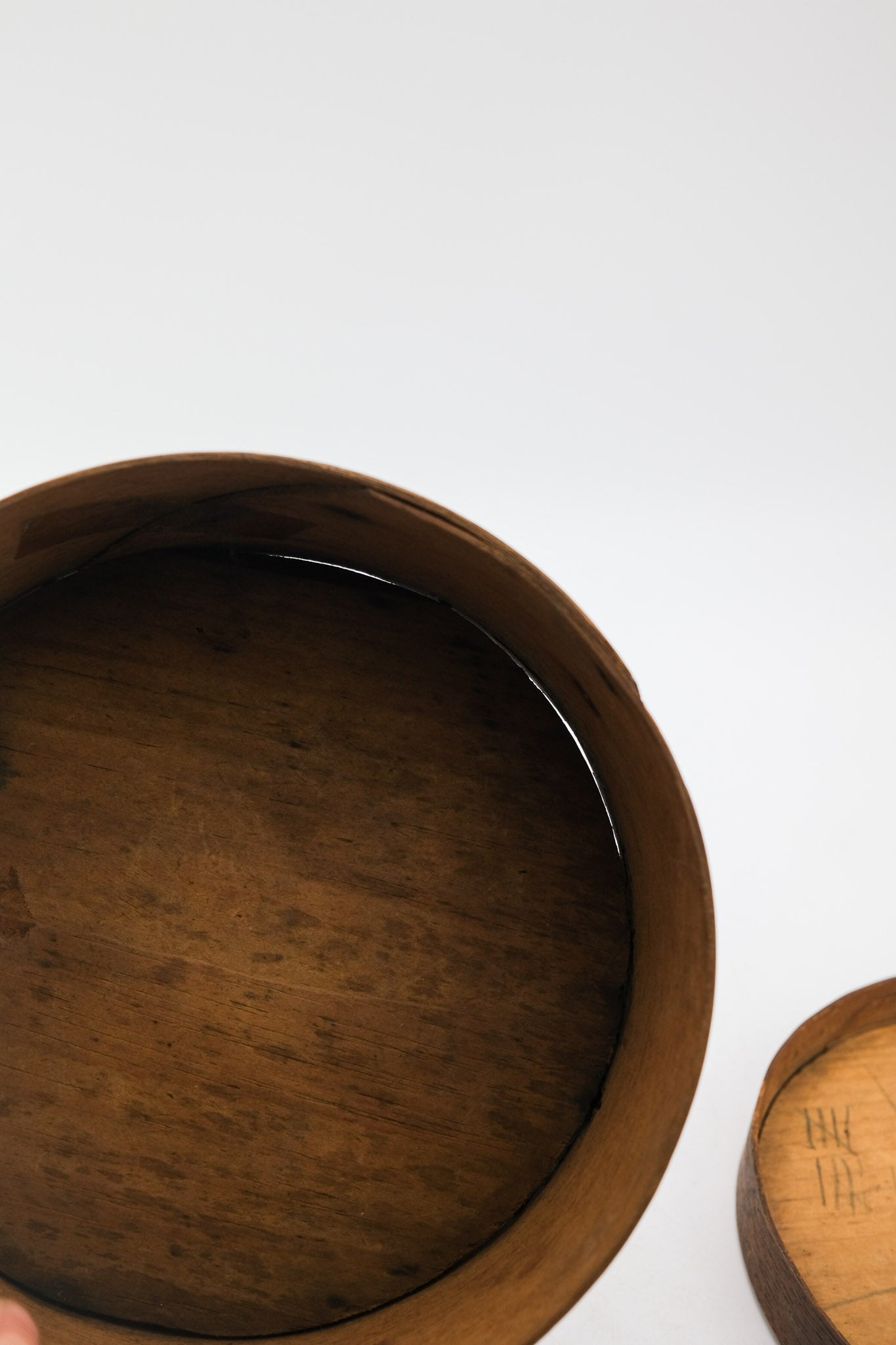 Vintage Wooden Round Bentwood Tally Box with Flower Pattern / ヴィンテージ 木製 ラウンド ベントウッド タリーボックス（花模様入り）