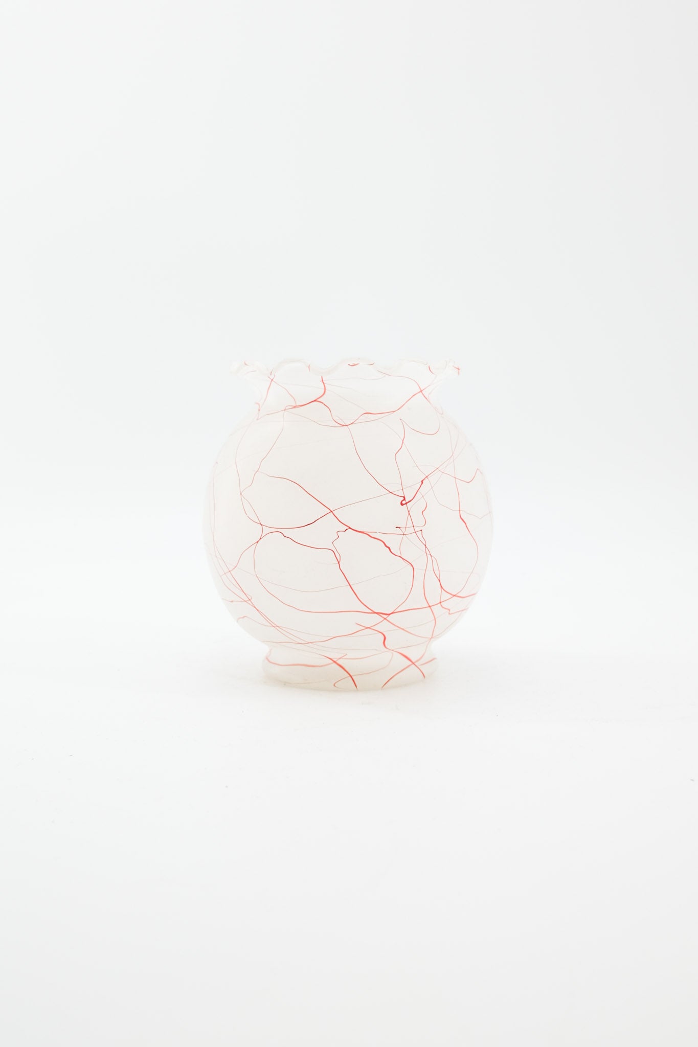 Red Thread Patterned Frosted Glass Vase / レッドスレッド フロストガラス フラワーベース