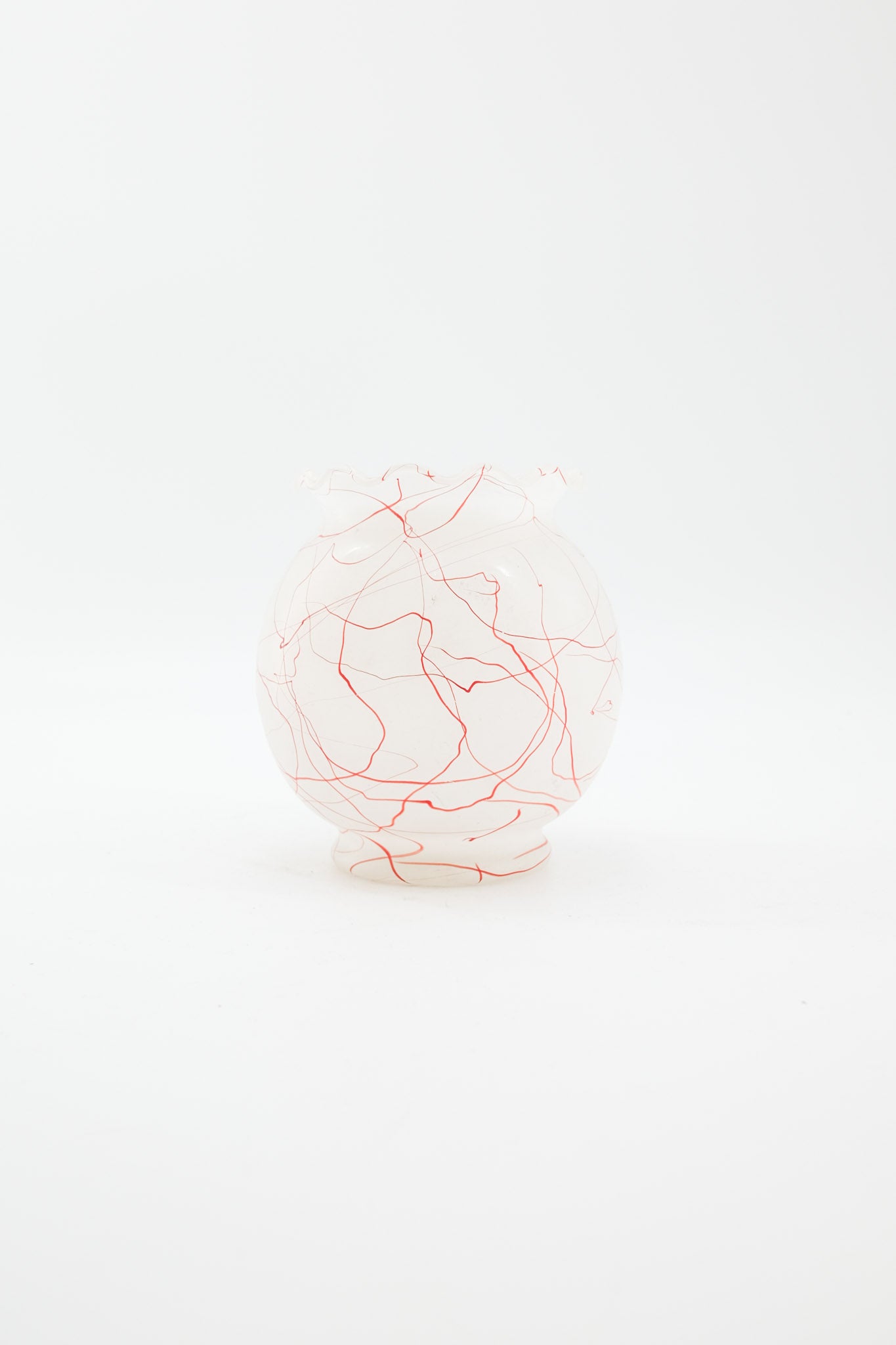 Red Thread Patterned Frosted Glass Vase / レッドスレッド フロストガラス フラワーベース