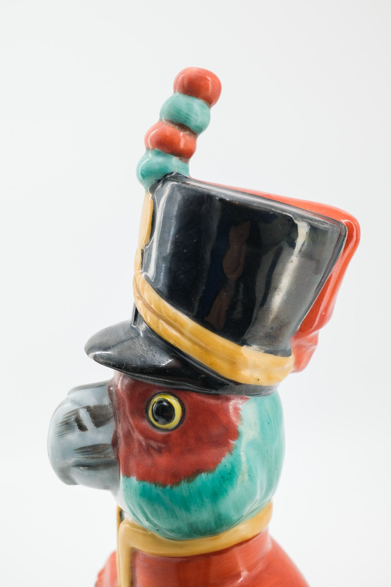 Parrot Bust in Military Uniform / オウムの将校フィギュア