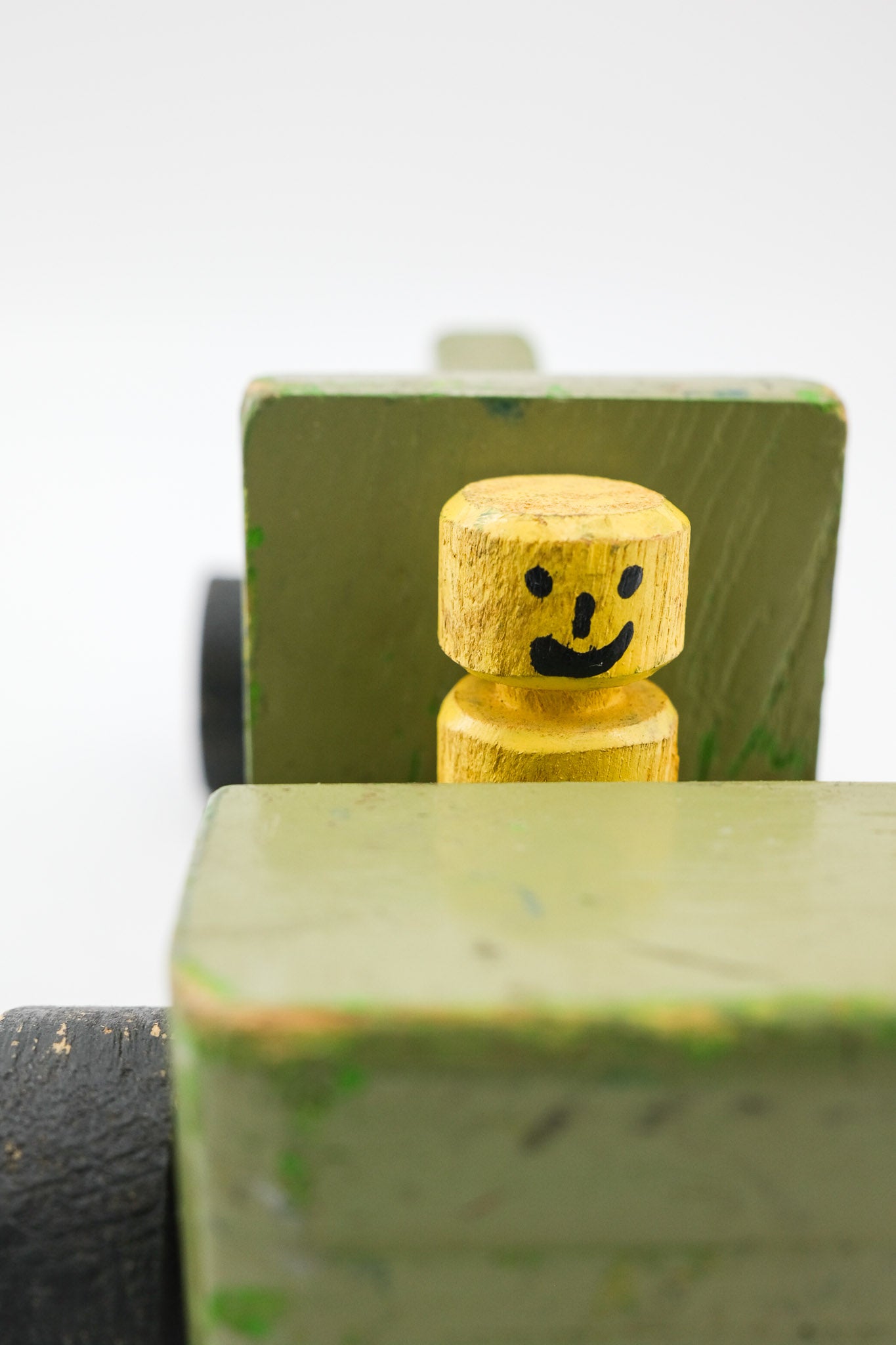 Vintage Wooden Crane Truck - Medium Green / ヴィンテージ 木製クレーントラック（ミディアムグリーン）