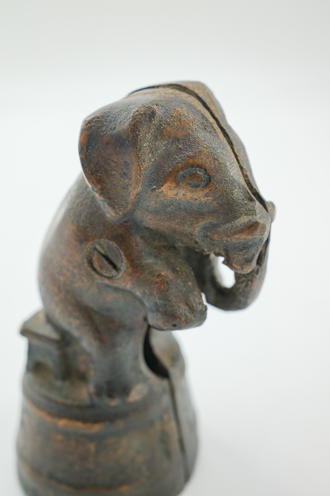 Cast Iron Elephant Bank / 鋳物ゾウの貯金箱