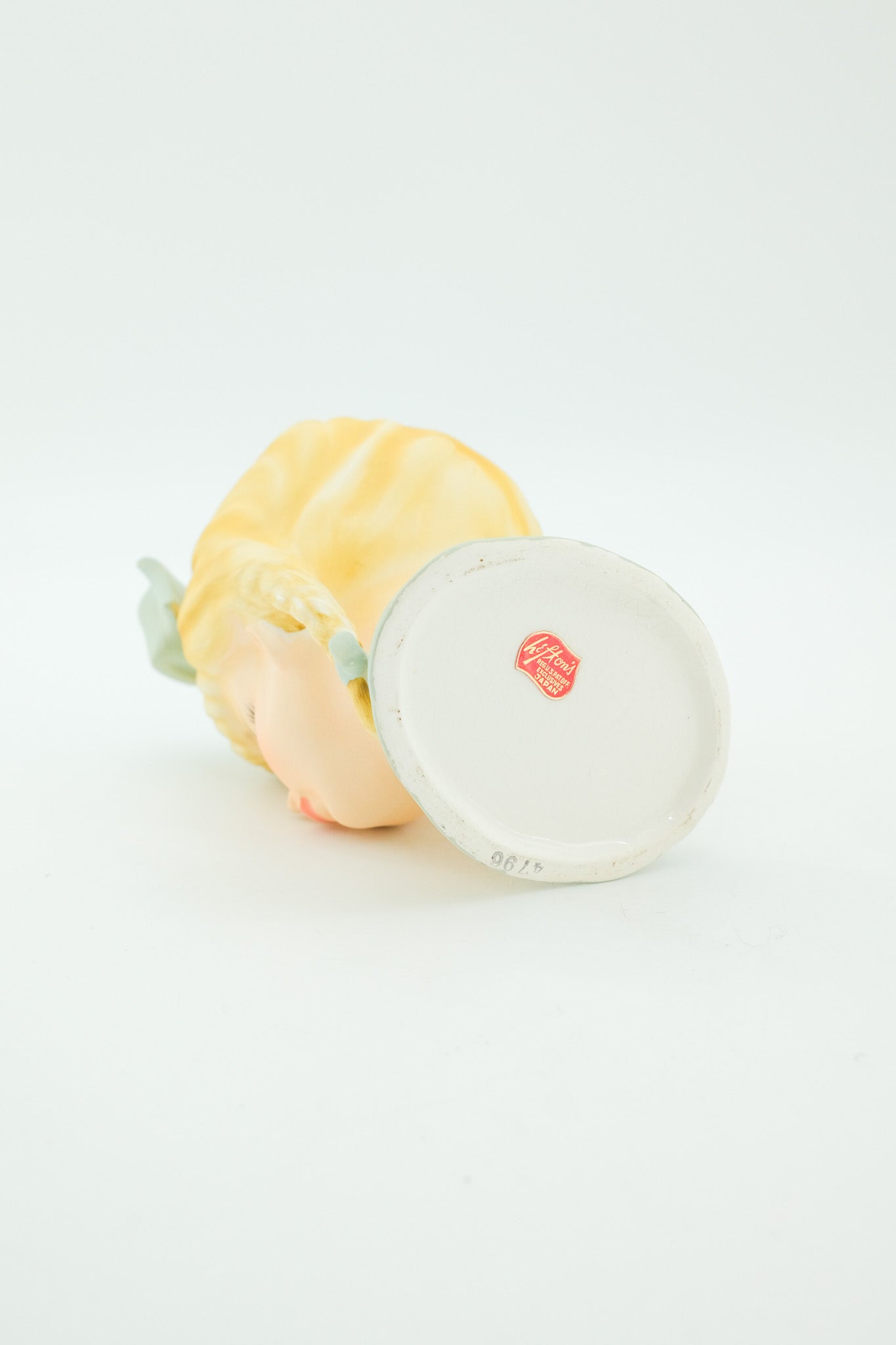 Blonde Girl Head Vase / レフトン　女の子のフラワーベース