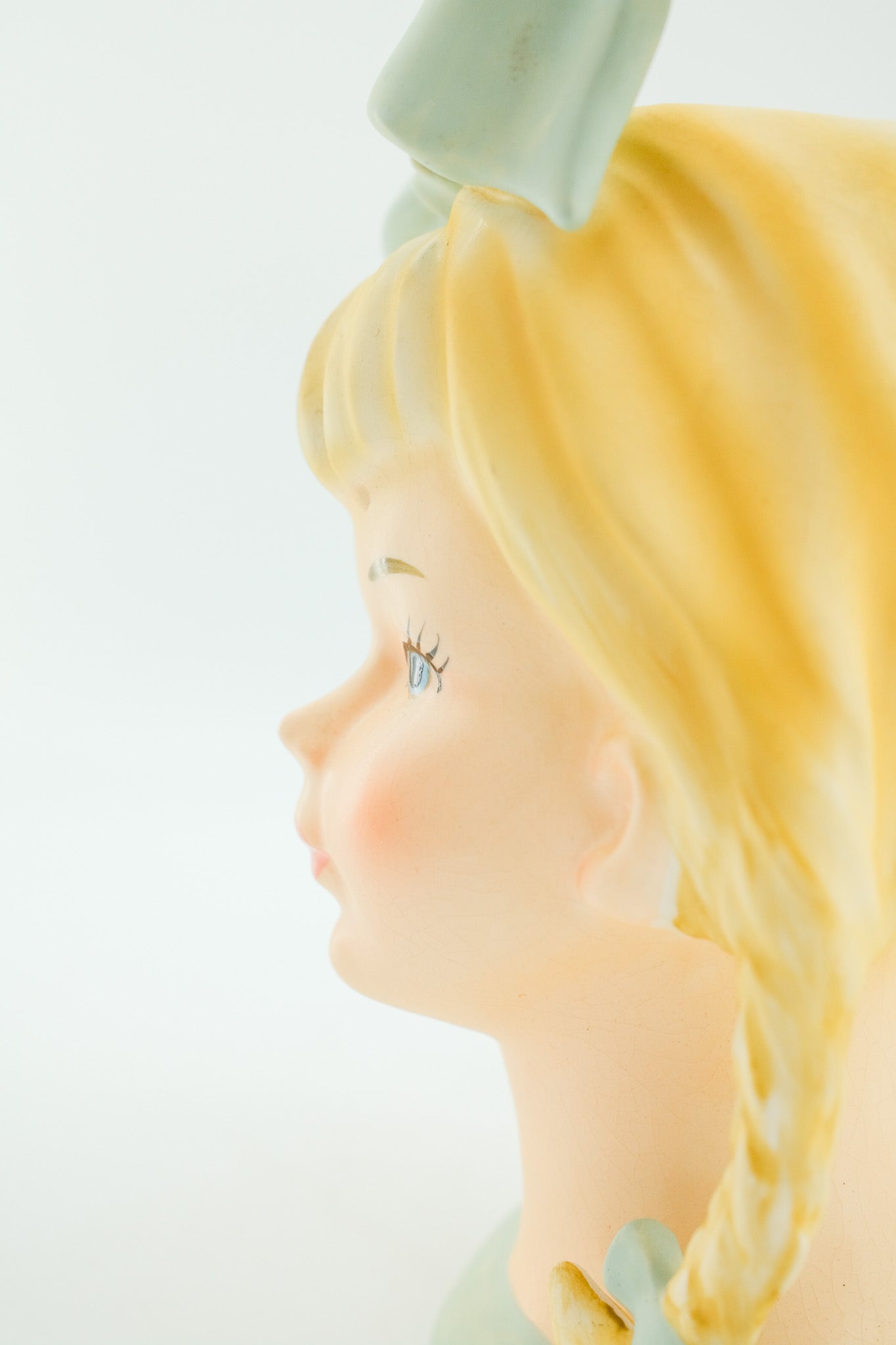 Blonde Girl Head Vase / レフトン　女の子のフラワーベース