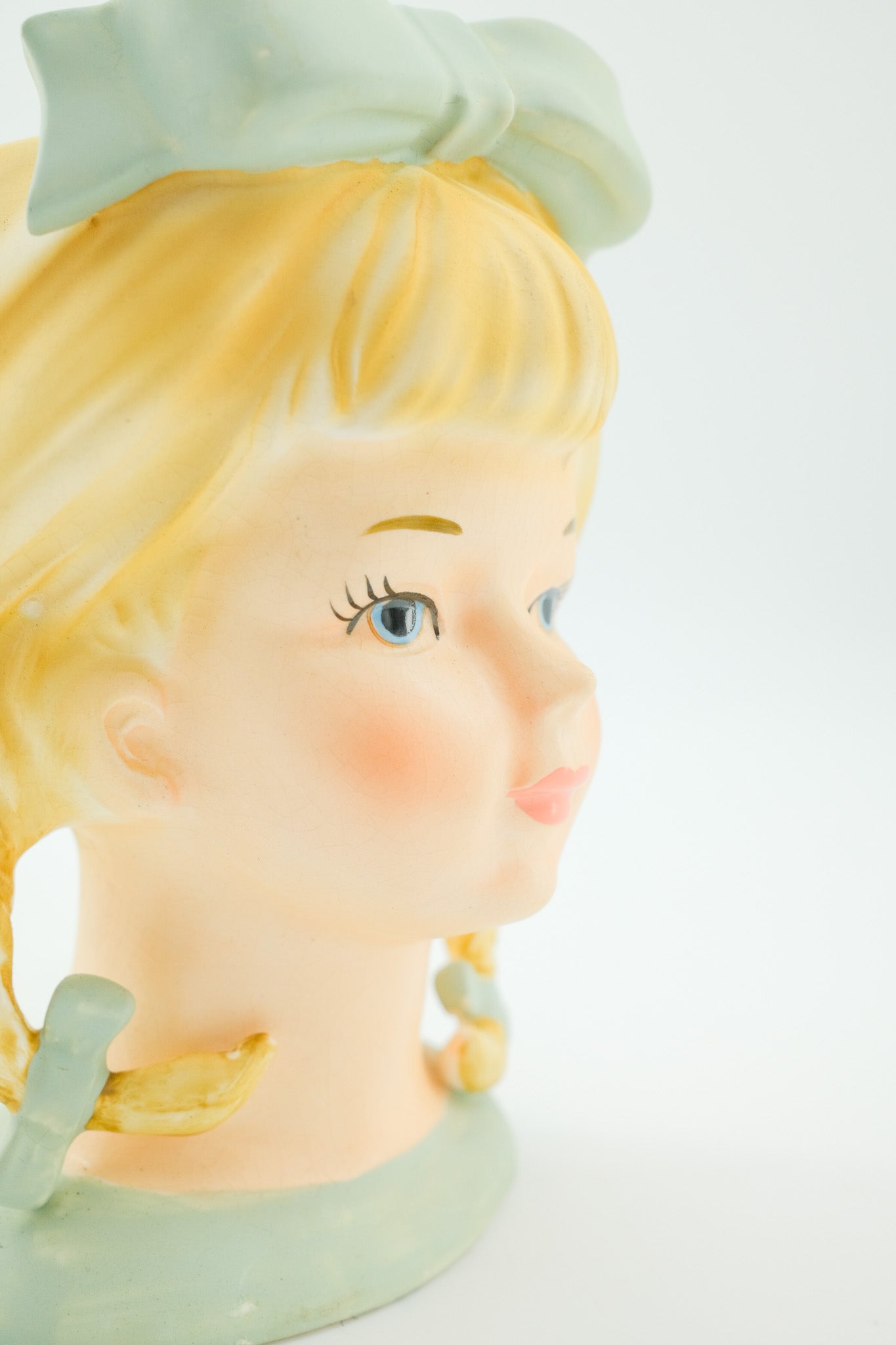 Blonde Girl Head Vase / レフトン　女の子のフラワーベース