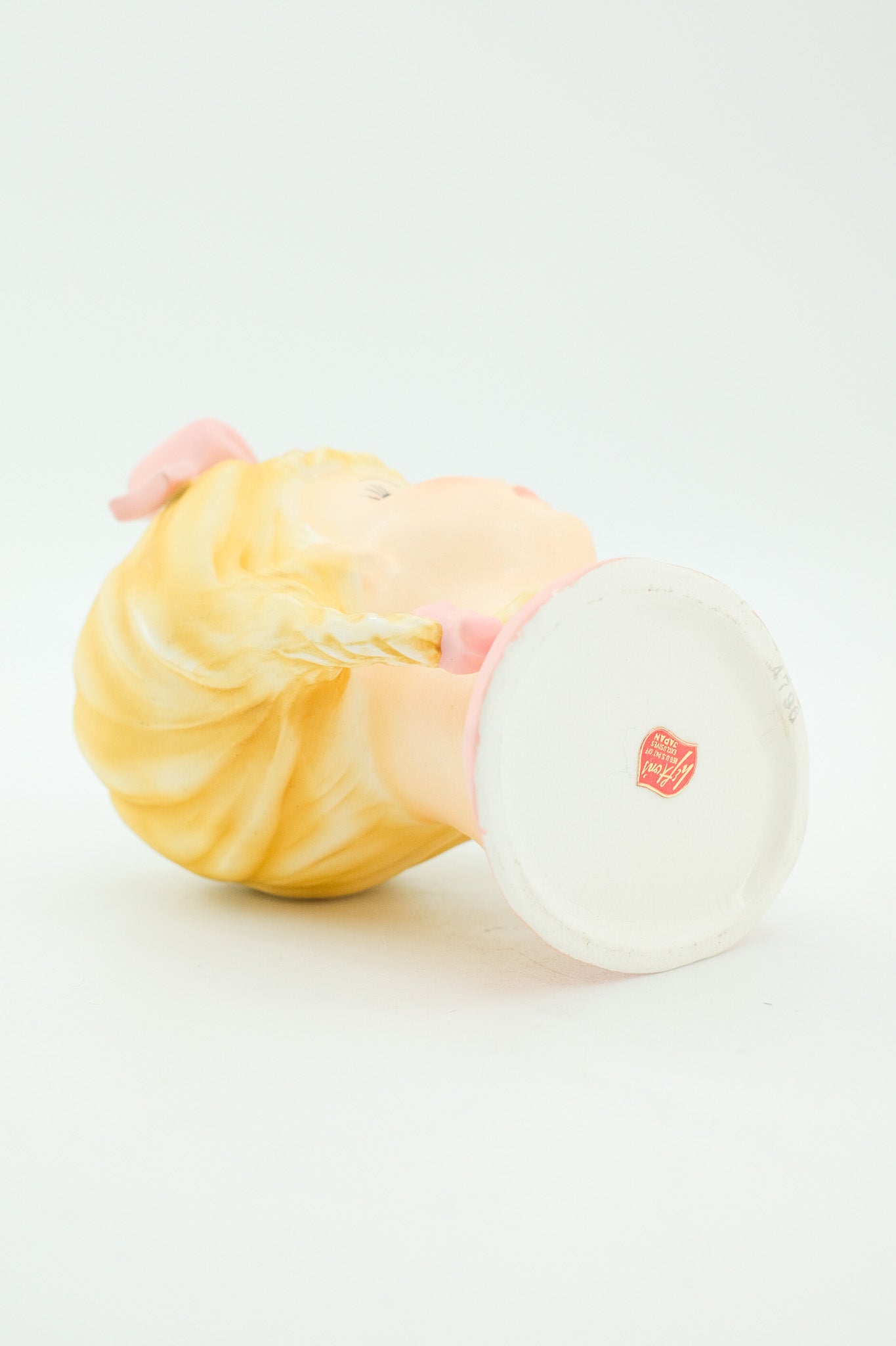 Blonde Girl Head Vase / レフトン女の子のフラワーベース