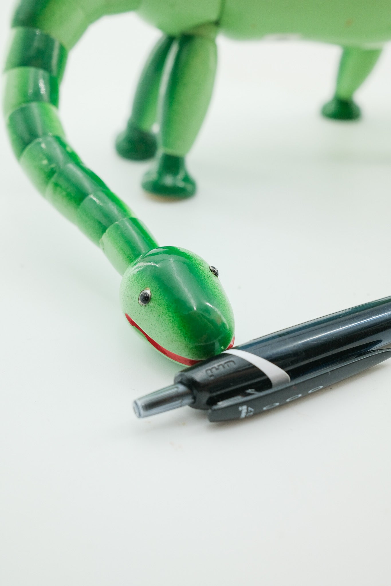 Wooden Brachiosaurus Toy / 木製のブラキオサウルス