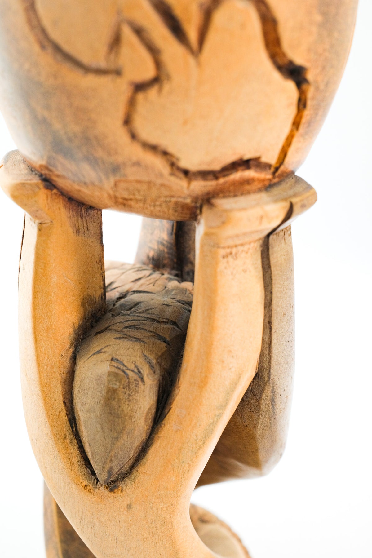 Wooden Unity Sculpture with Globe / 木彫り　団結した人々と地球の像
