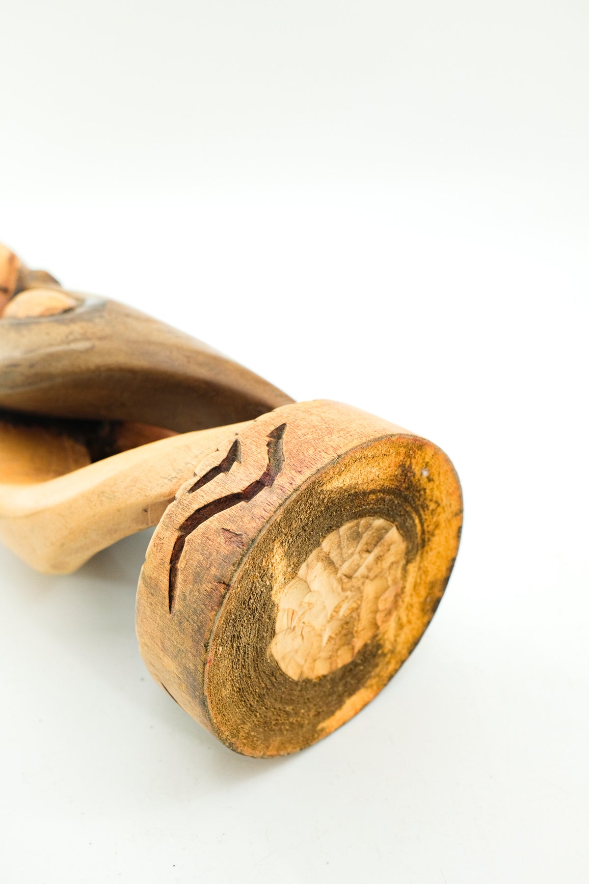 Wooden Unity Sculpture with Globe / 木彫り　団結した人々と地球の像