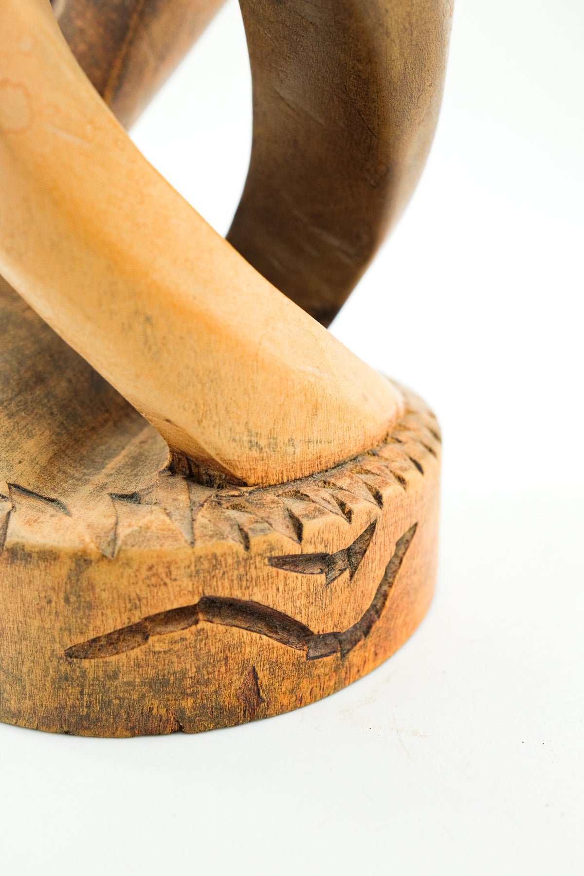Wooden Unity Sculpture with Globe / 木彫り　団結した人々と地球の像