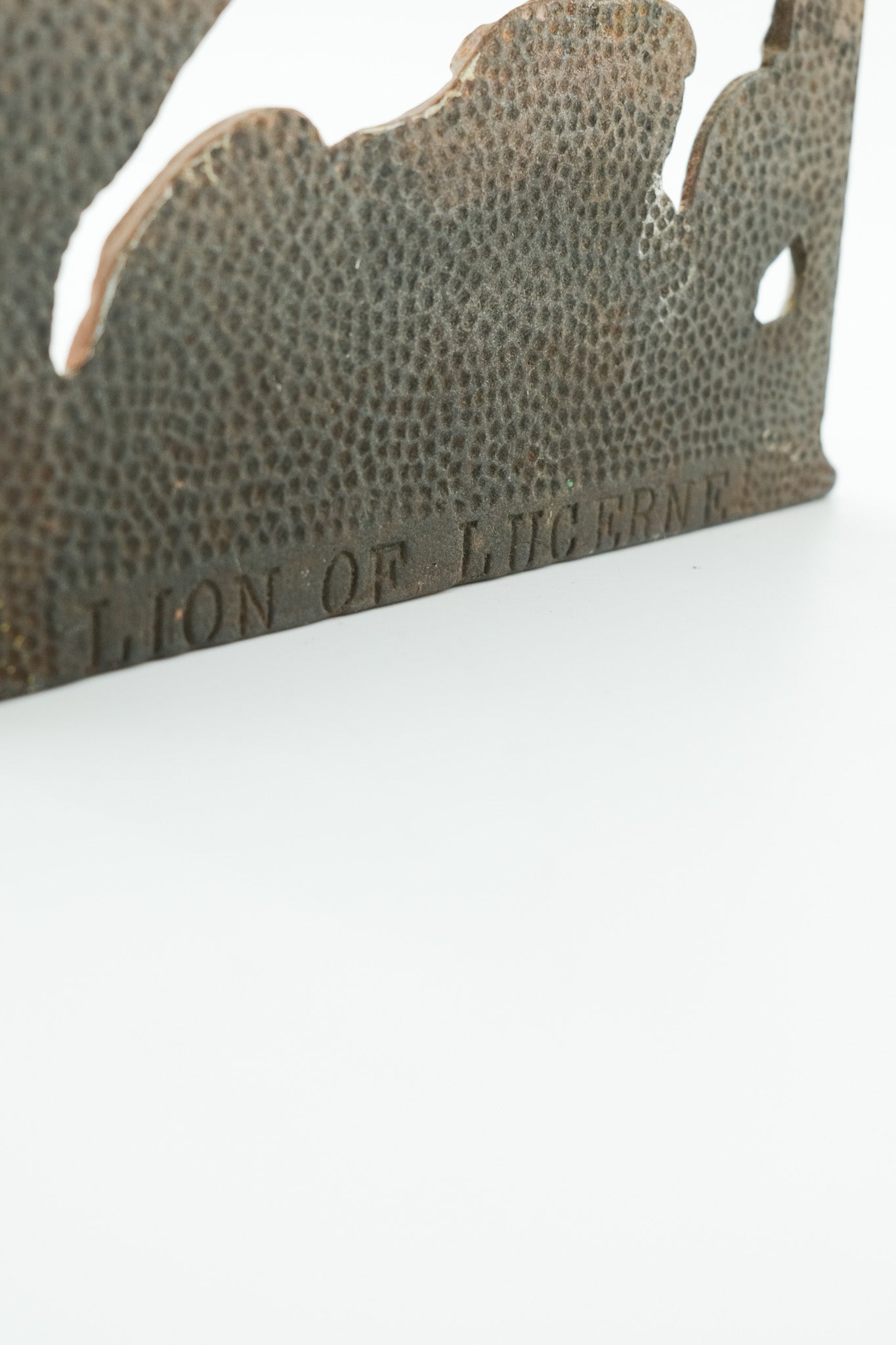 Lion of Lucerne Cast Iron Bookend / ルツェルンのライオン像 ブックエンド