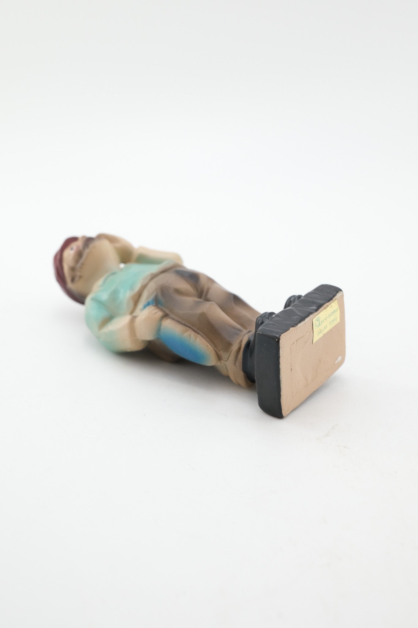 Ceramic Figurine Man / 陶器製 魚を持った男のフィギュア