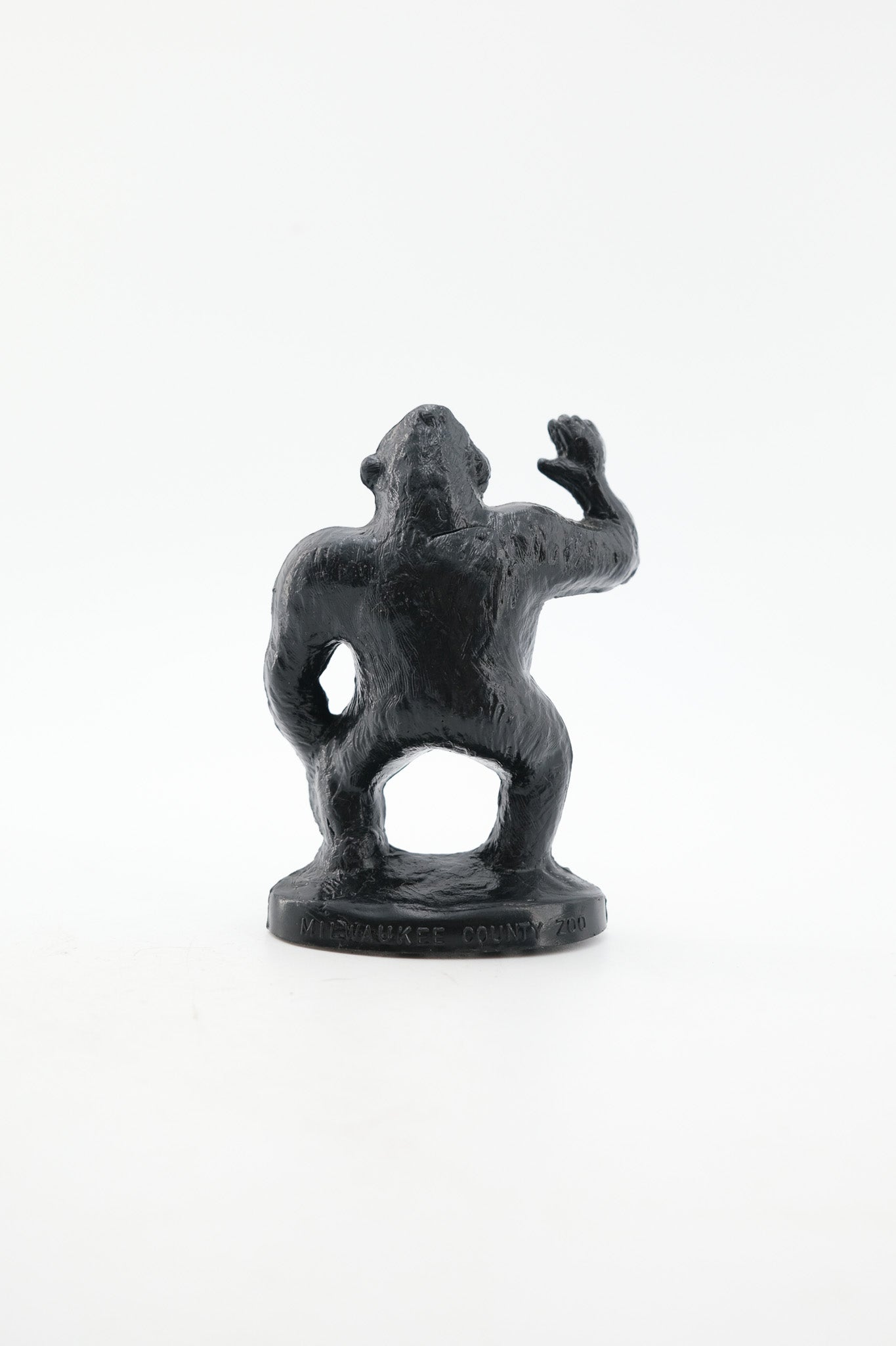 Vintage Gorilla Figurine (Milwaukee County Zoo) / ヴィンテージ ゴリラ フィギュア（ミルウォーキー・カウンティ動物園）