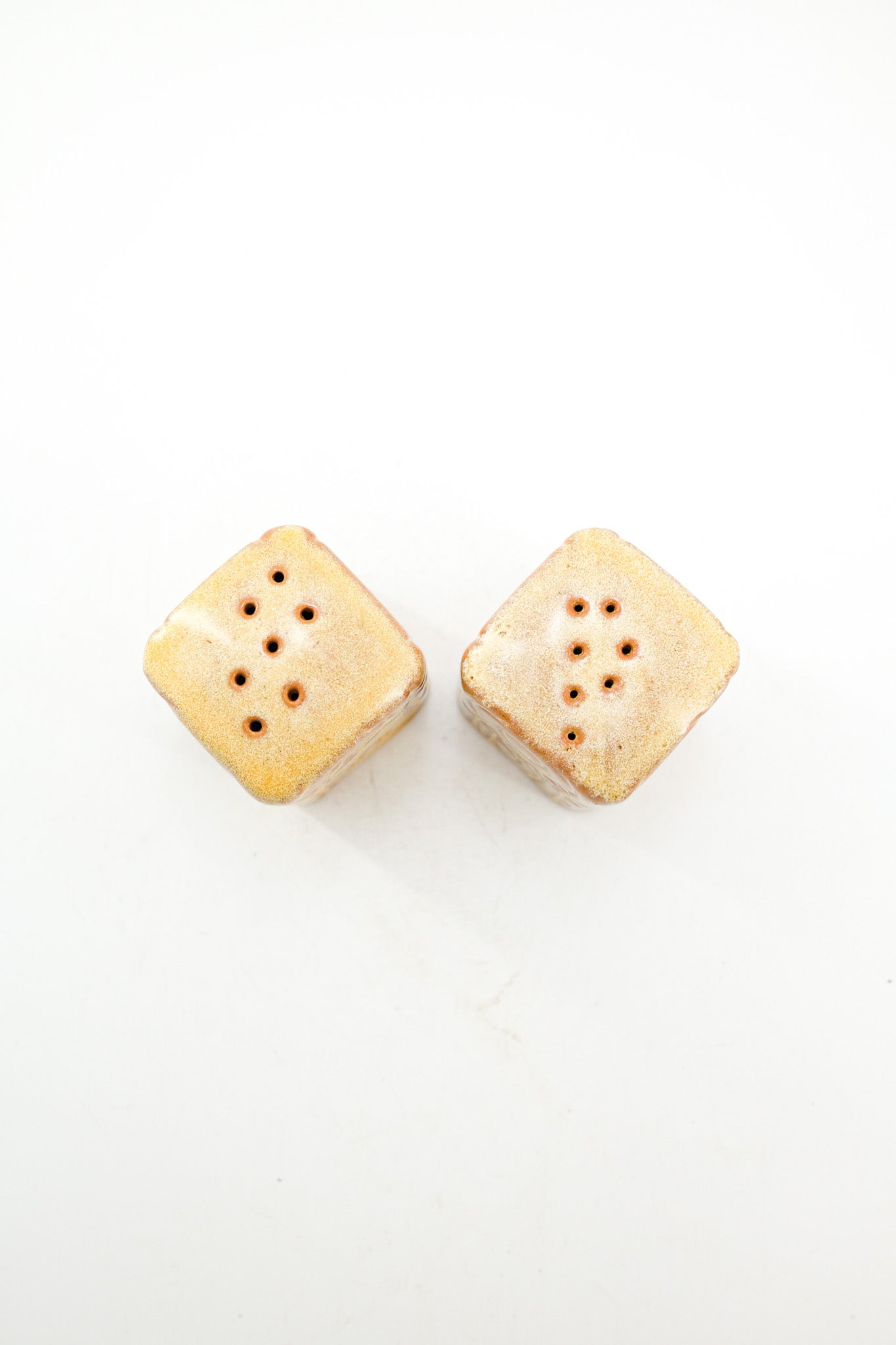 陶器製 ソルト＆ペッパーシェイカー / Salt &amp; Pepper Shakers