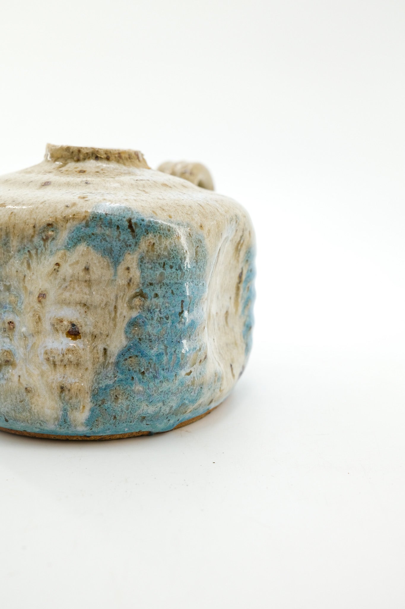 Small Ceramic Vase / 小型 陶器製 花瓶