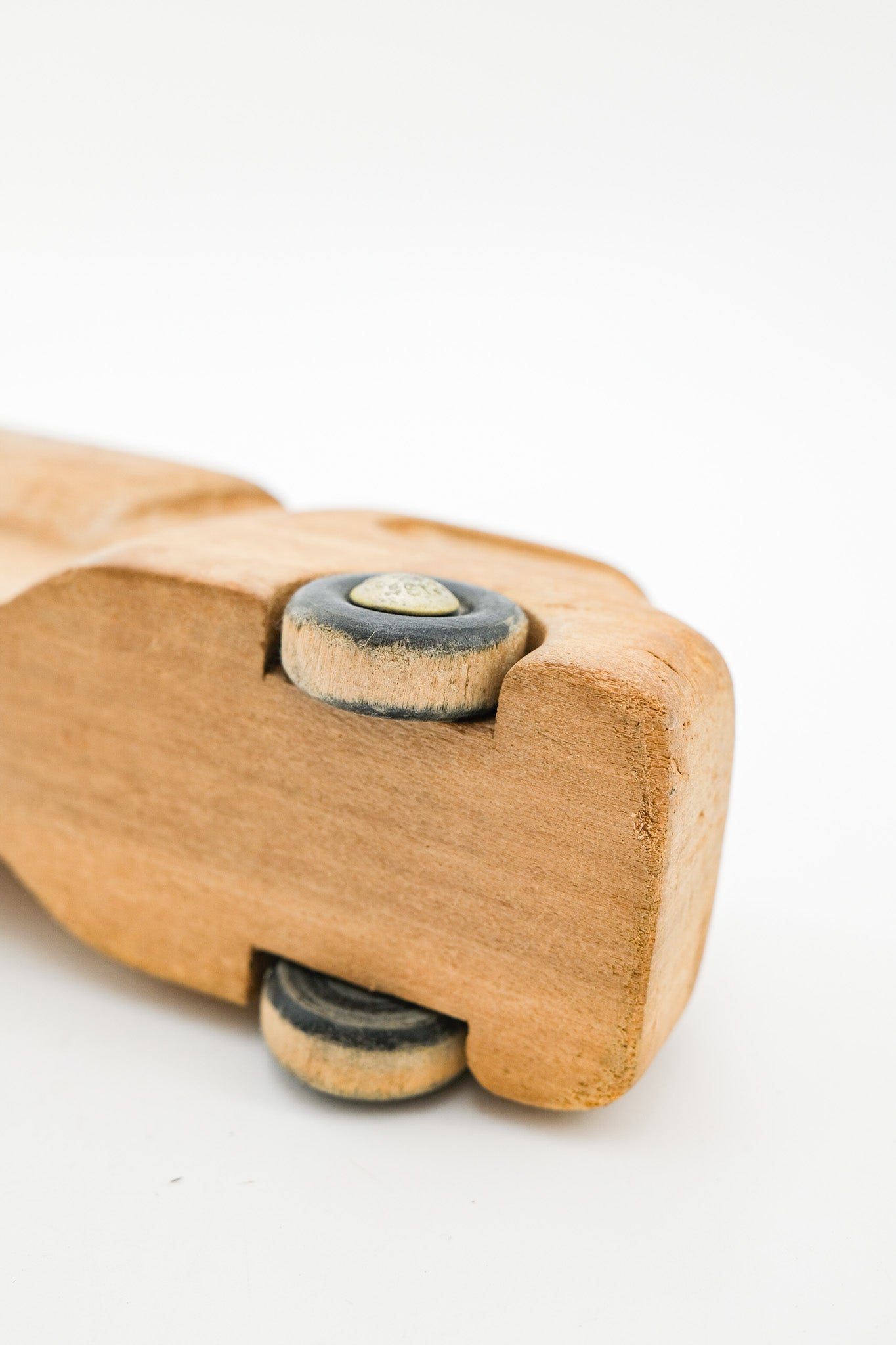 Wooden Toy Truck / 木製のトイ・トラック