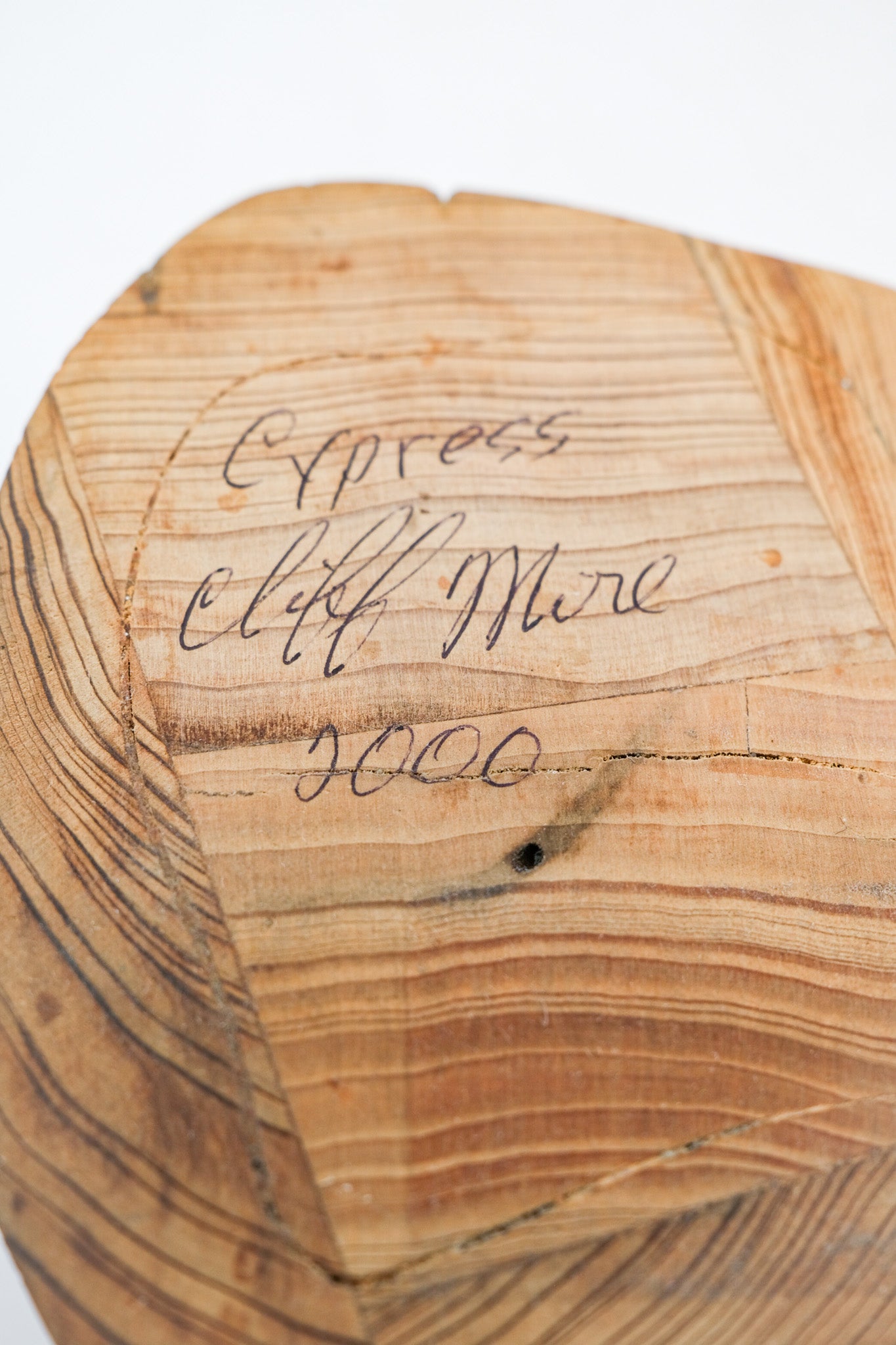 Cliff Mire作 Cypress Wood Lidded Box (2000)