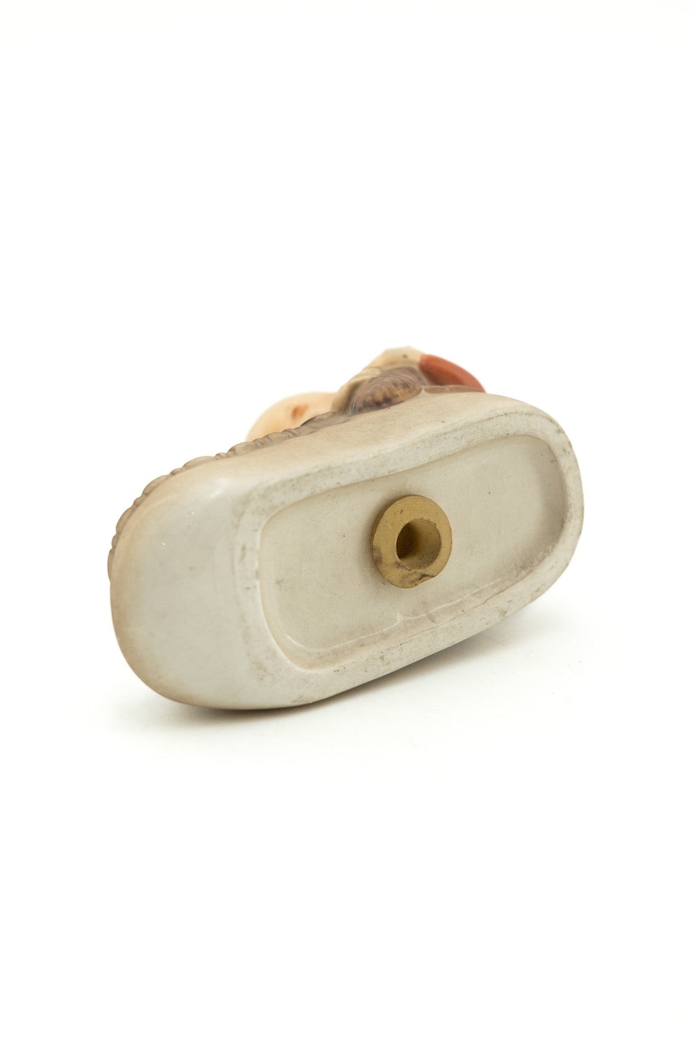 Native American Child in Moccasin Figurine / モカシンに乗った子供の置物