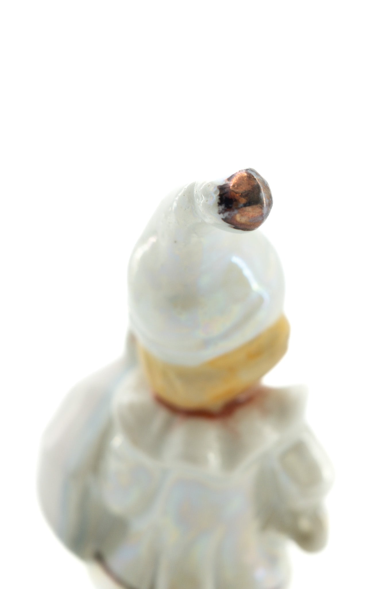 Pierrot Figurine with Umbrella / ピエロと傘の陶器人形