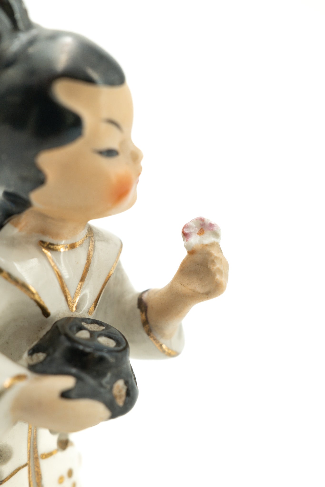 Chinese Girl Porcelain Figurine / 中国衣装の女の子人形