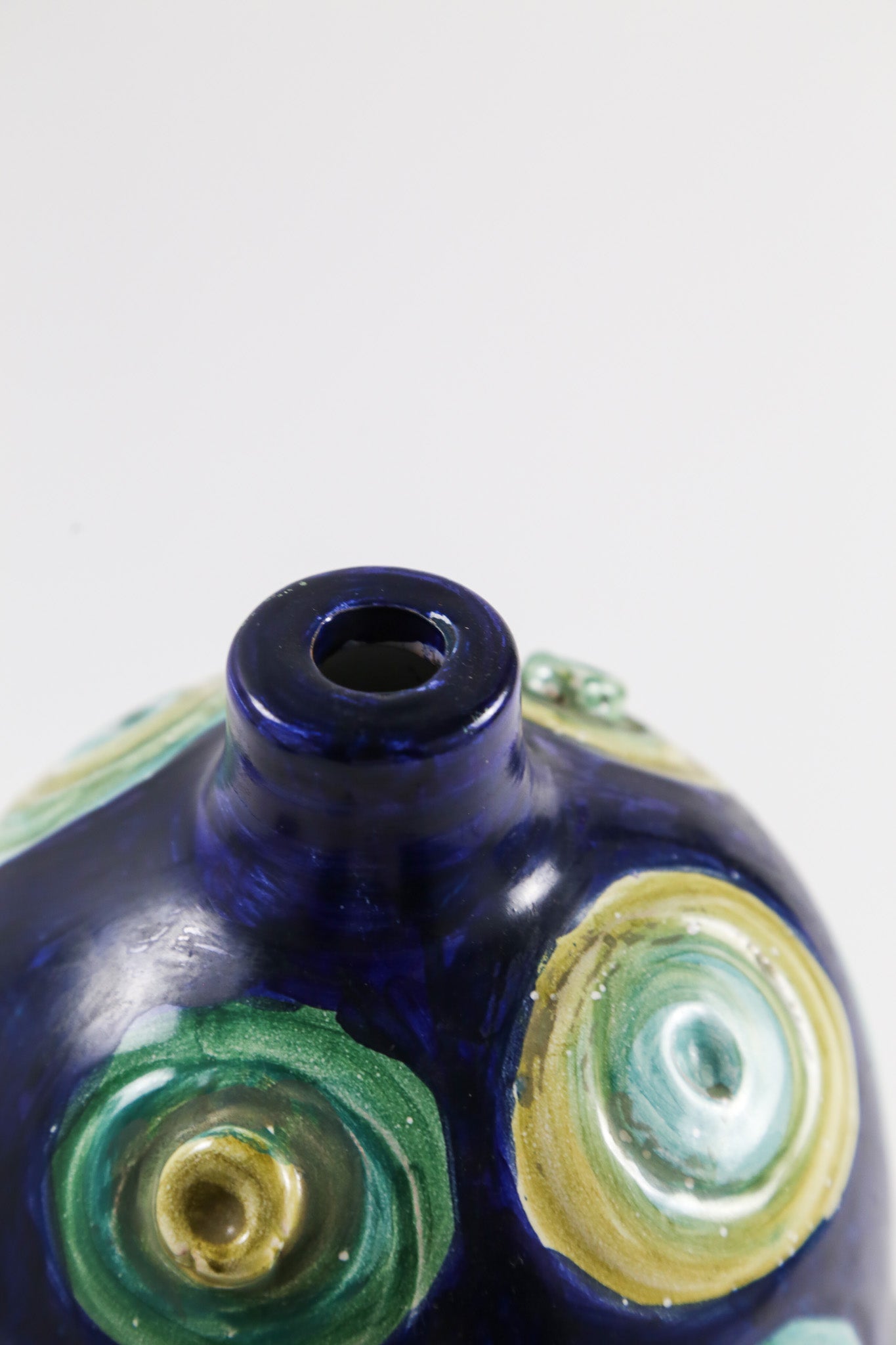 Spiraling Ceramic Sculpture / ぐるぐる陶器オブジェ