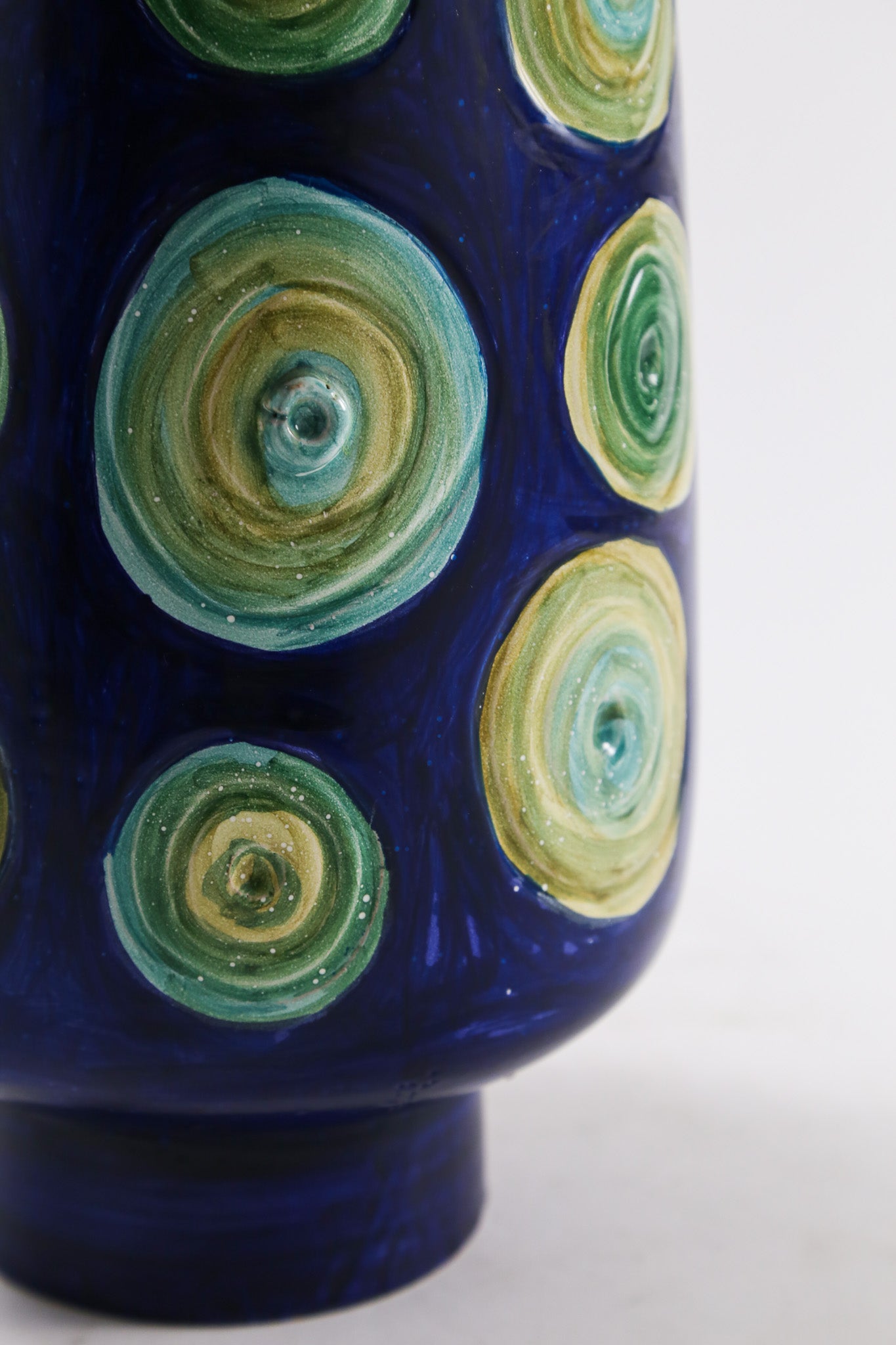 Spiraling Ceramic Sculpture / ぐるぐる陶器オブジェ – STORE IN