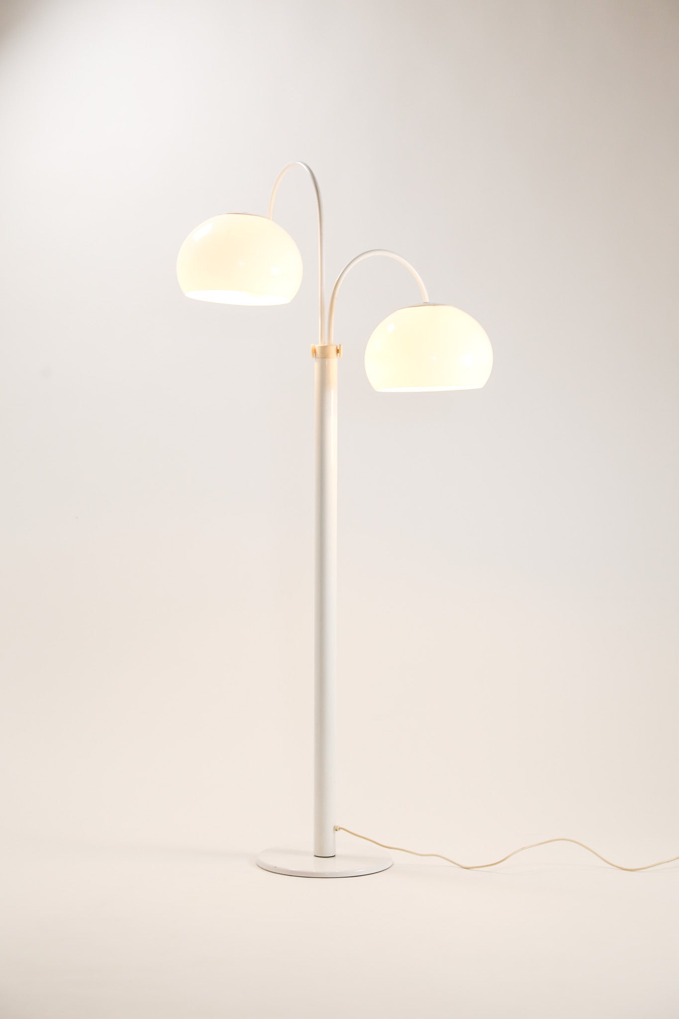 White 2-Light Floor Light / 白 2灯フロアライト