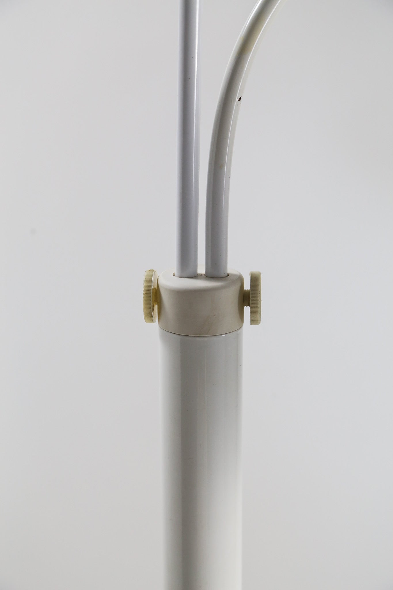 White 2-Light Floor Light / 白 2灯フロアライト