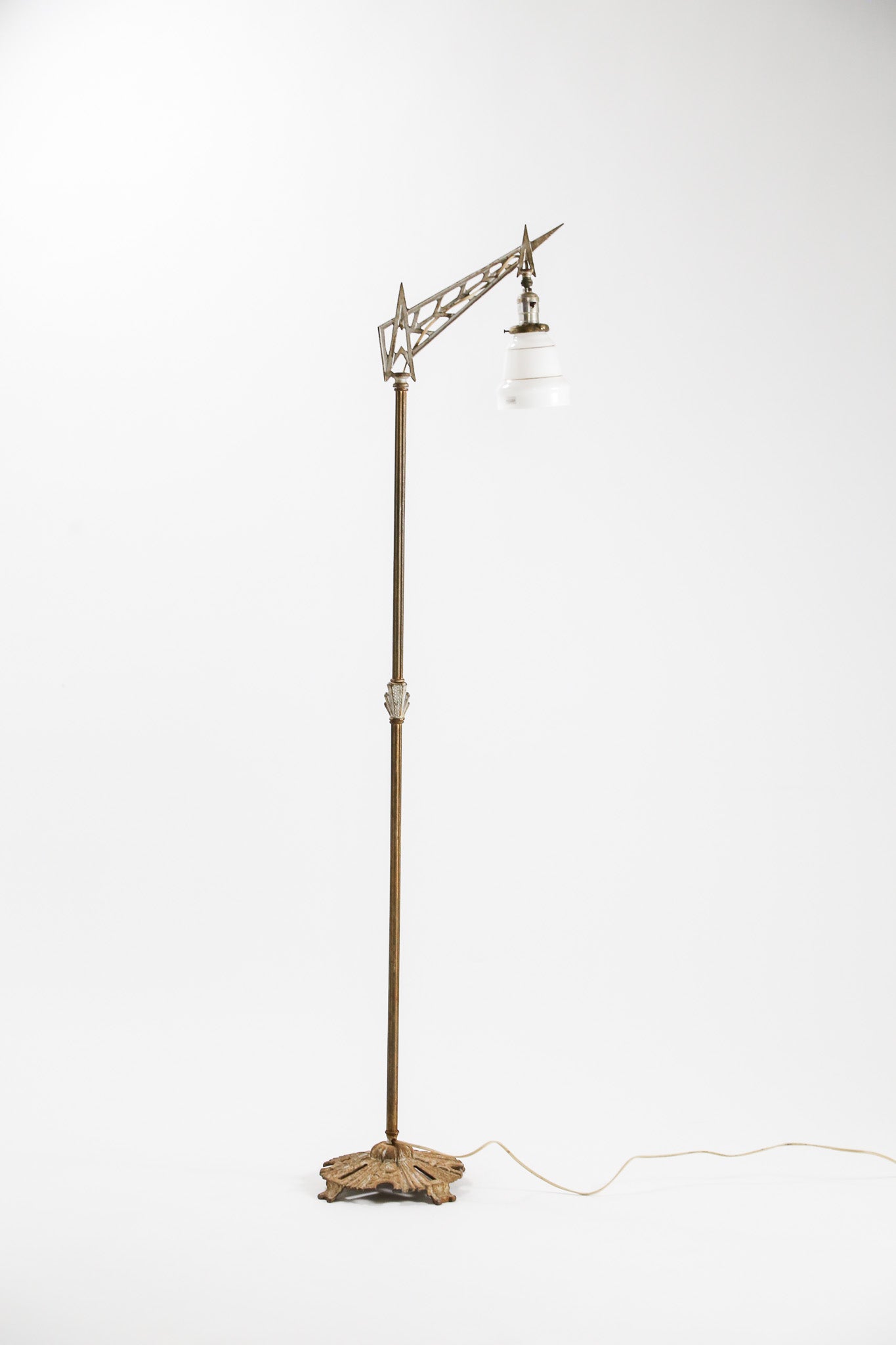 Milk Glass Shade Iron Floor Light / ミルクガラスシェード アイアンフロアライト