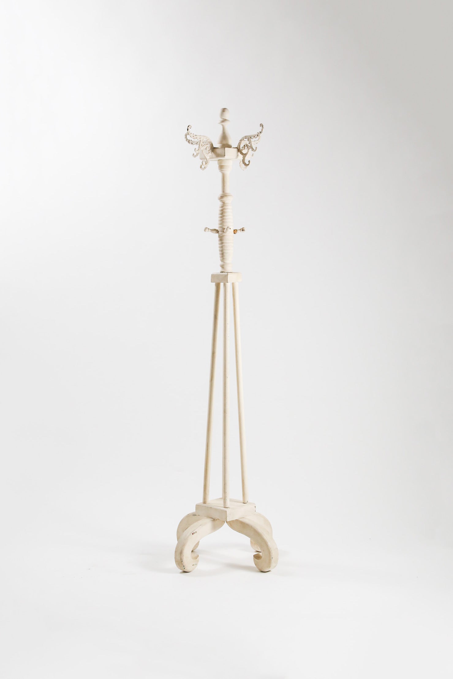 White Wooden Coat Rack / 白 木製コートラック