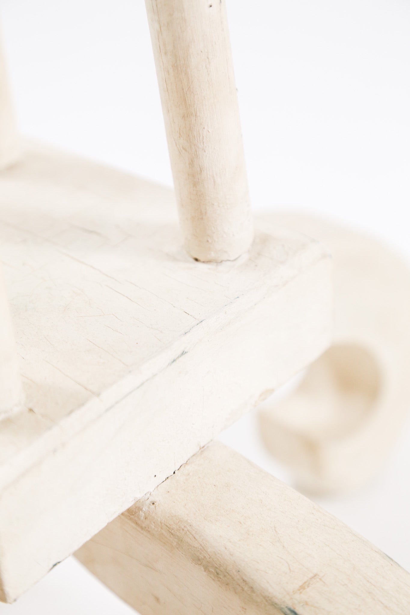 White Wooden Coat Rack / 白 木製コートラック