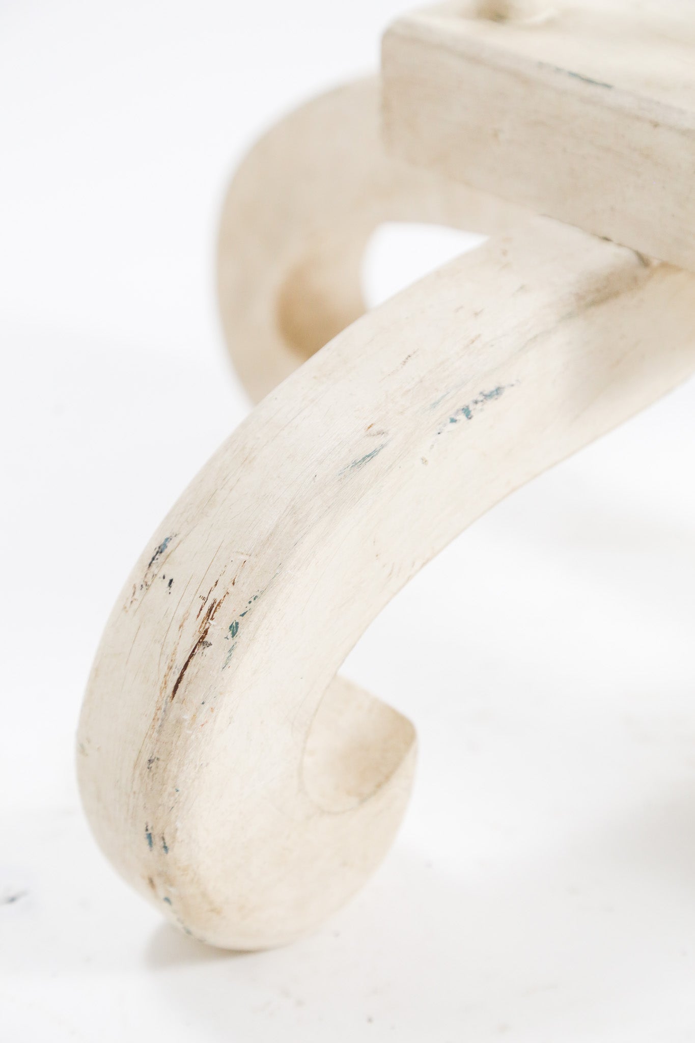 White Wooden Coat Rack / 白 木製コートラック