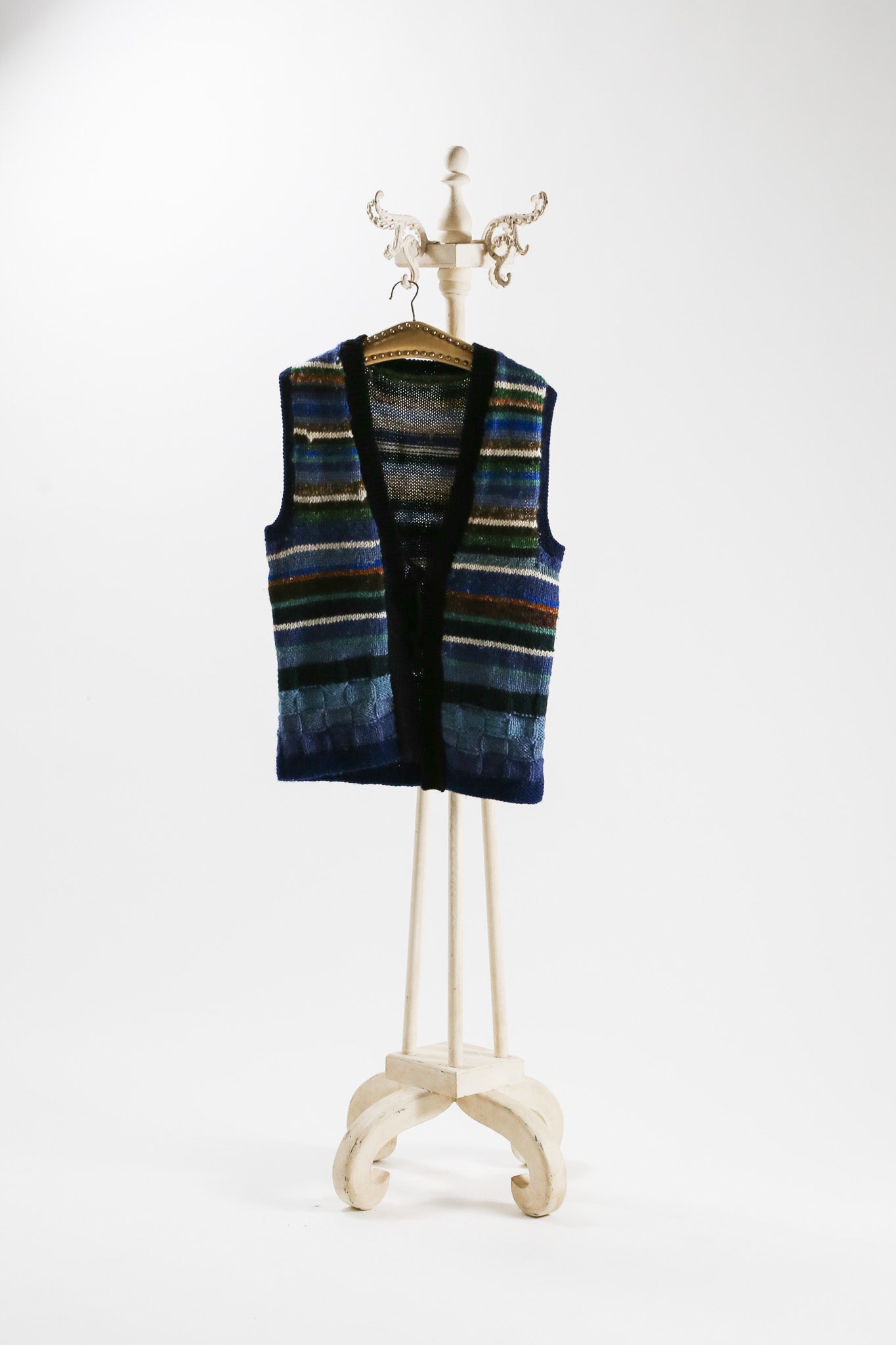 White Wooden Coat Rack / 白 木製コートラック