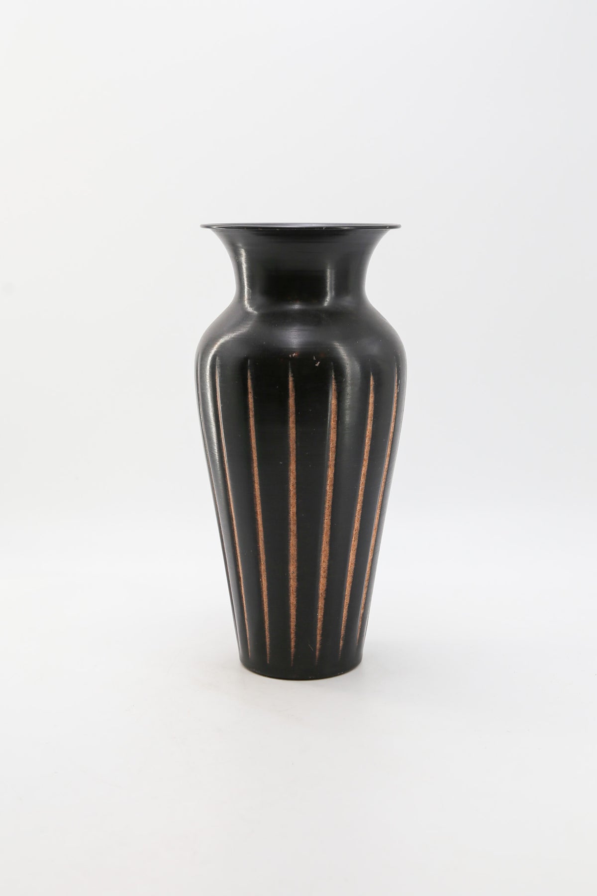 Metal Black Fluted Ceramic Vase / 金属製マットブラック フル 花瓶