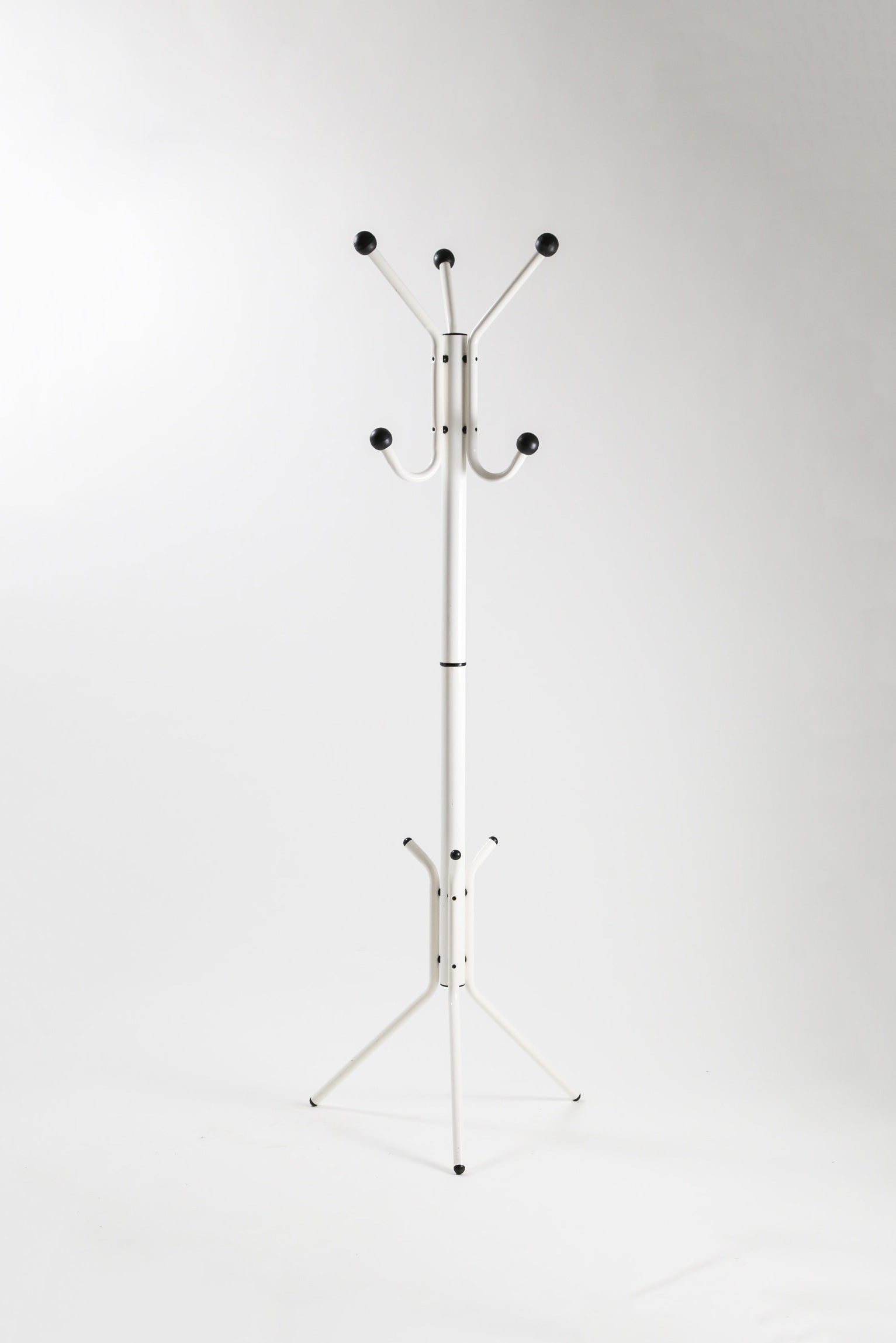 White & Black Sphere Pole Rack / 白×黒球体 ポールラック