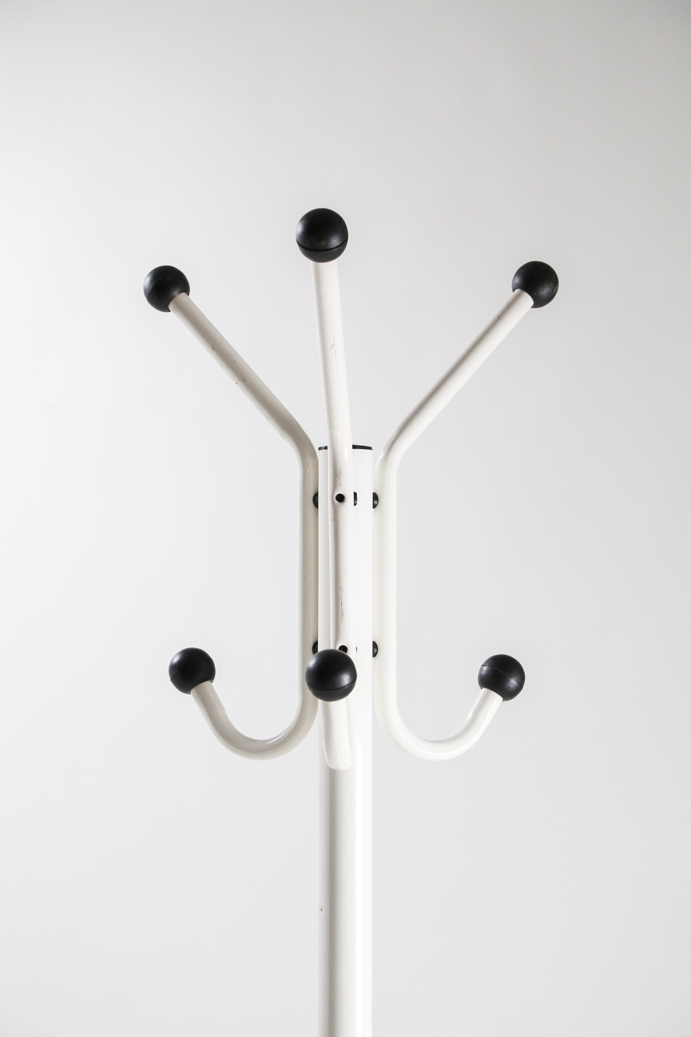 White & Black Sphere Pole Rack / 白×黒球体 ポールラック