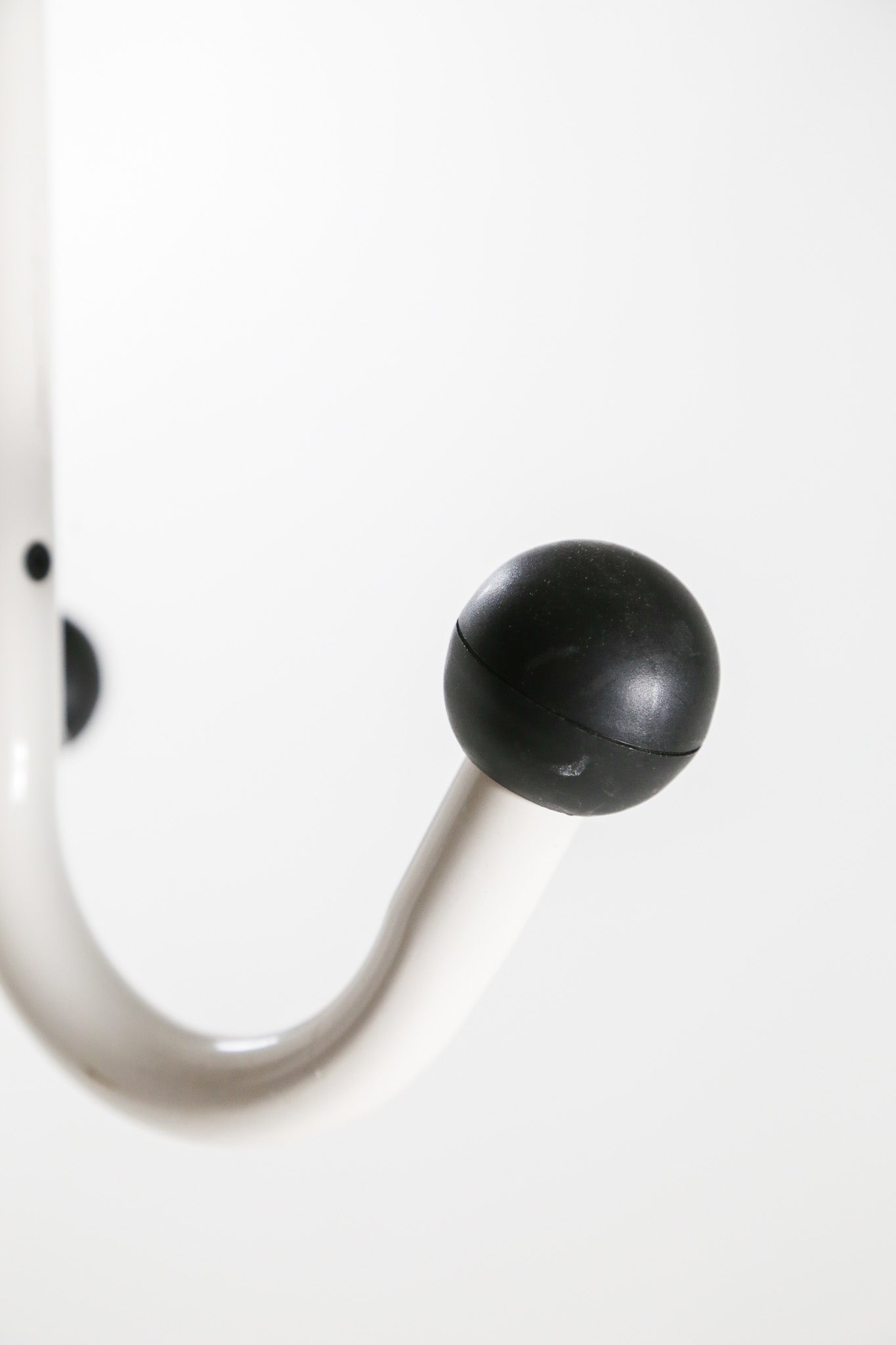 White & Black Sphere Pole Rack / 白×黒球体 ポールラック