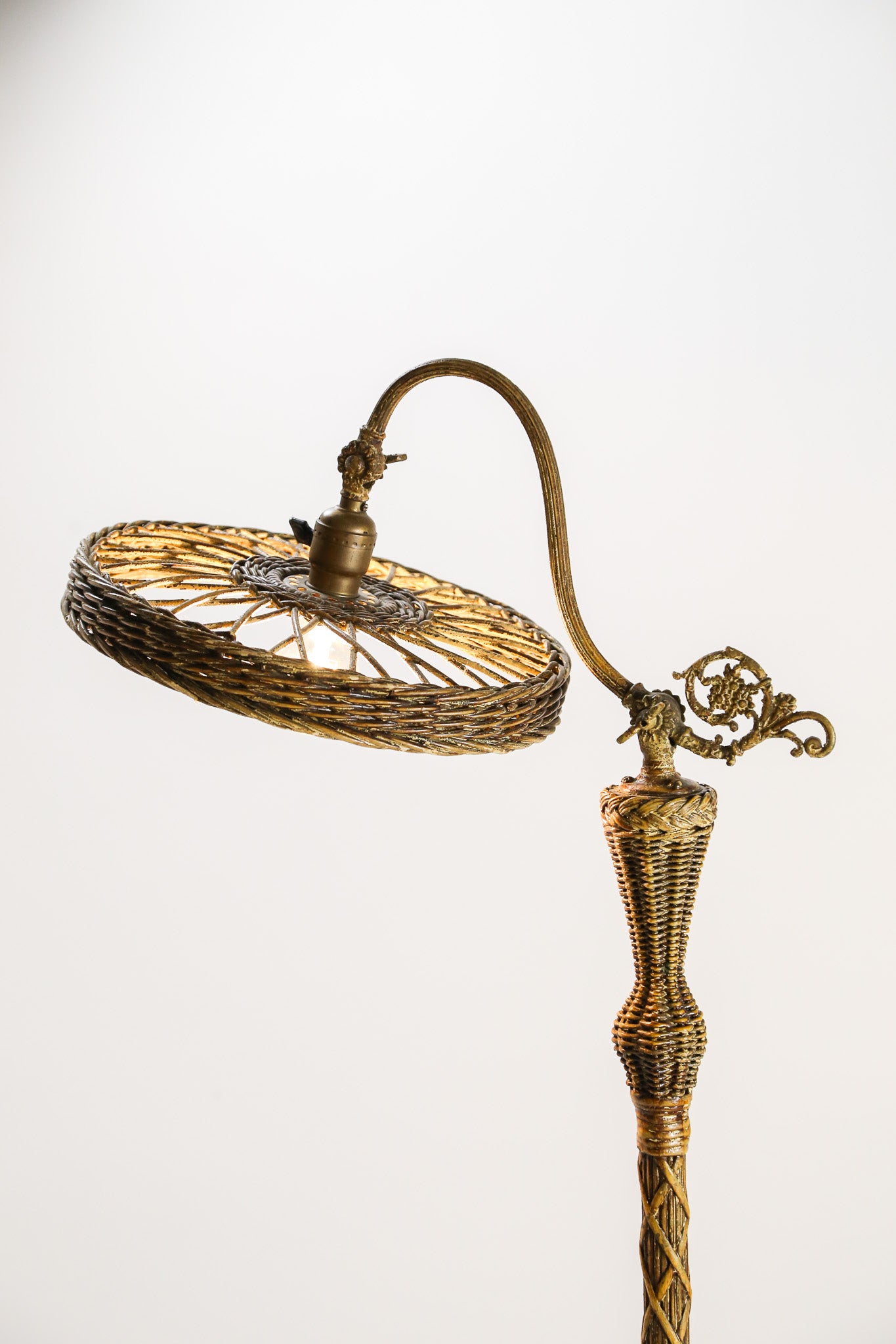 Rattan Floor Light / 籐編み フロアライト