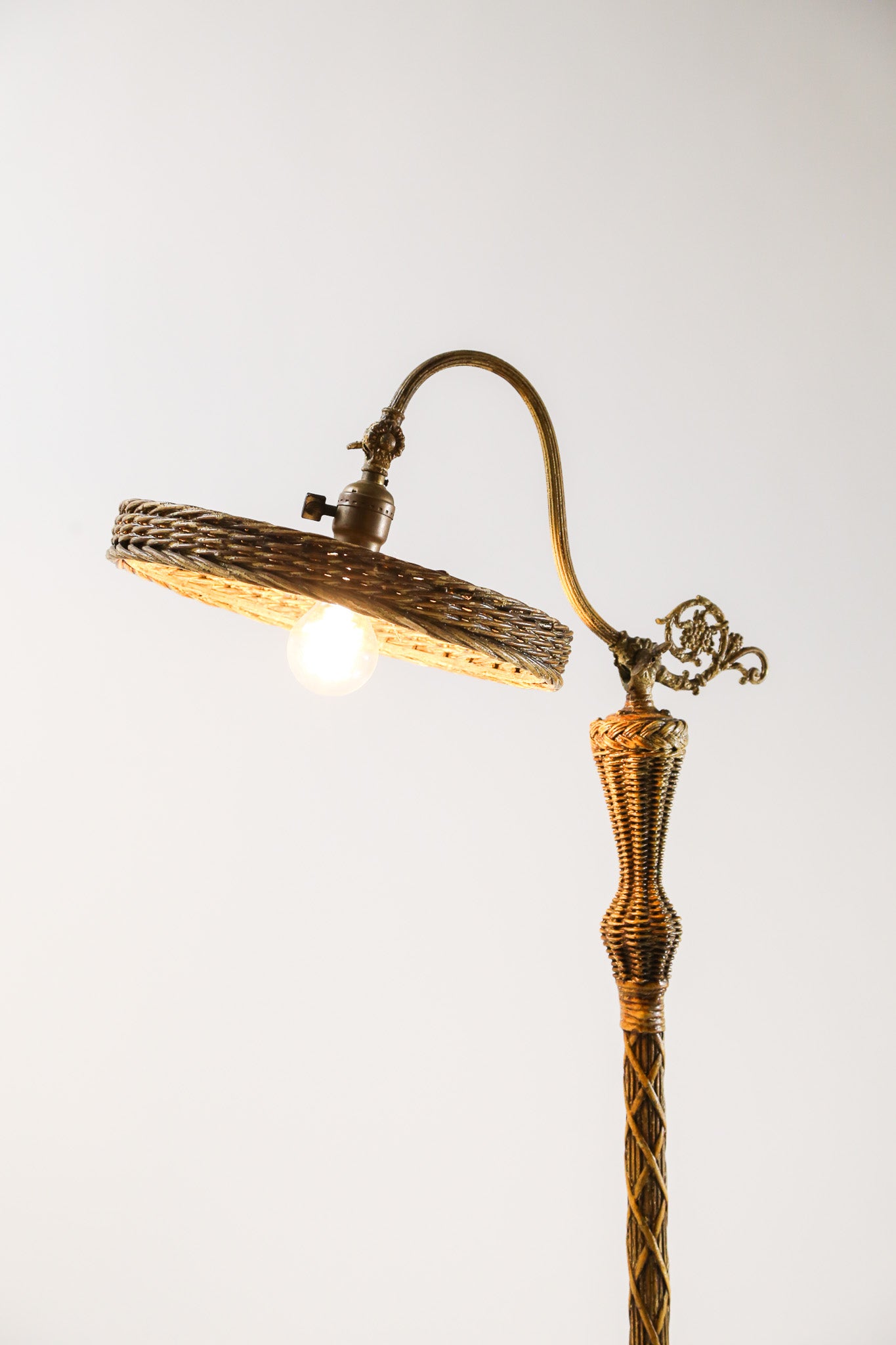 Rattan Floor Light / 籐編み フロアライト