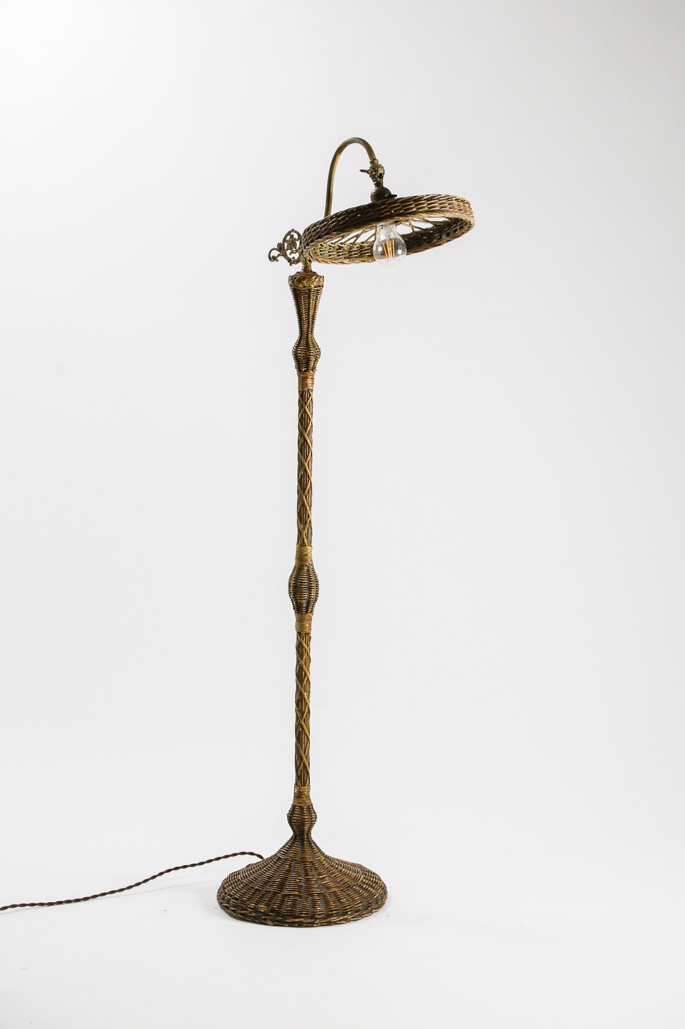 Rattan Floor Light / 籐編み フロアライト