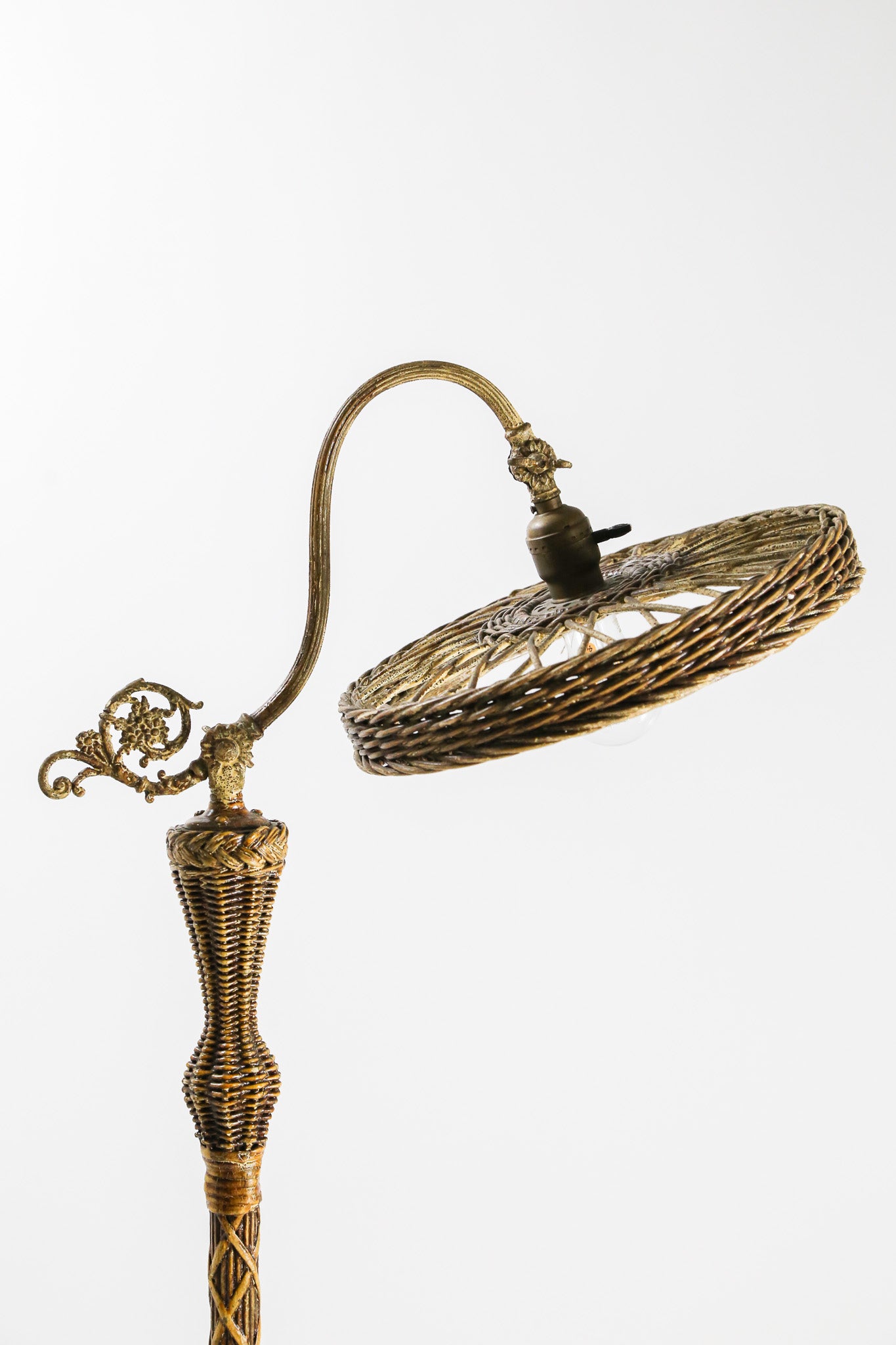 Rattan Floor Light / 籐編み フロアライト