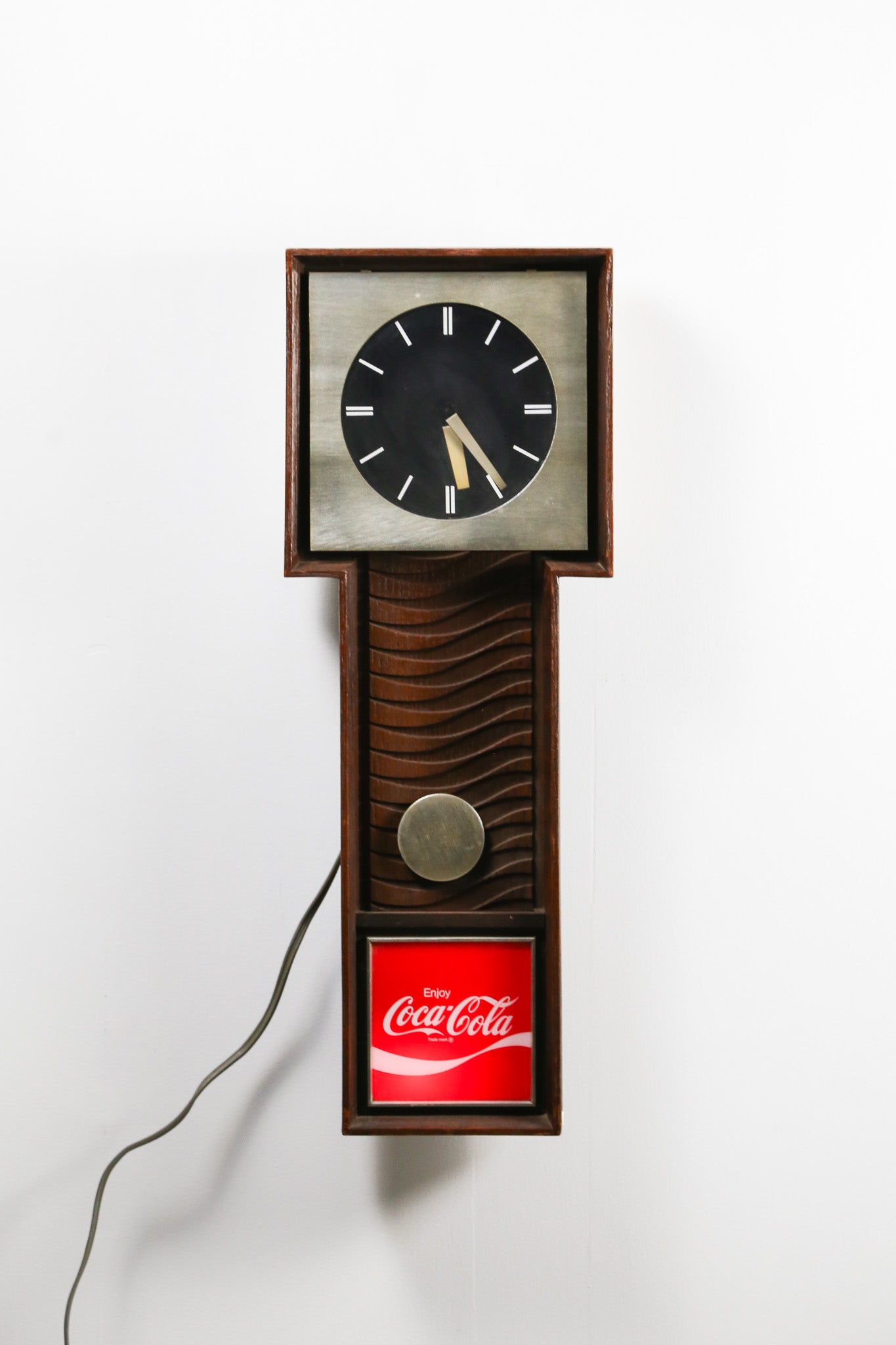 リユースのサカイ浦和店【U1989】エレクトリック ウォールクロック GWL44LGY RARE VINTAGE WORKING SILICON TOKYO TOKEI 4 JEWELS BATTERY OPERATED