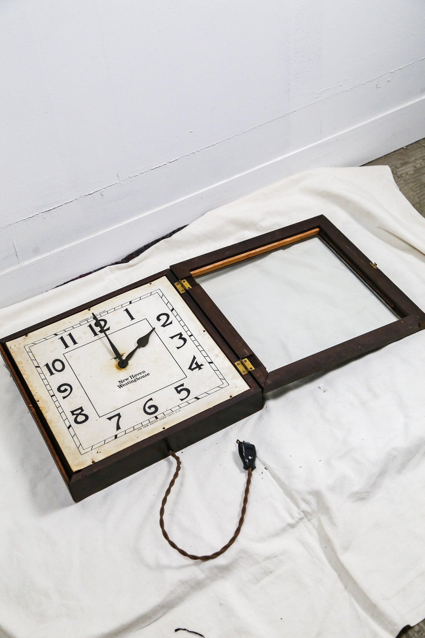 Vintage Square Wall Clock / ビンテージ 掛け時計