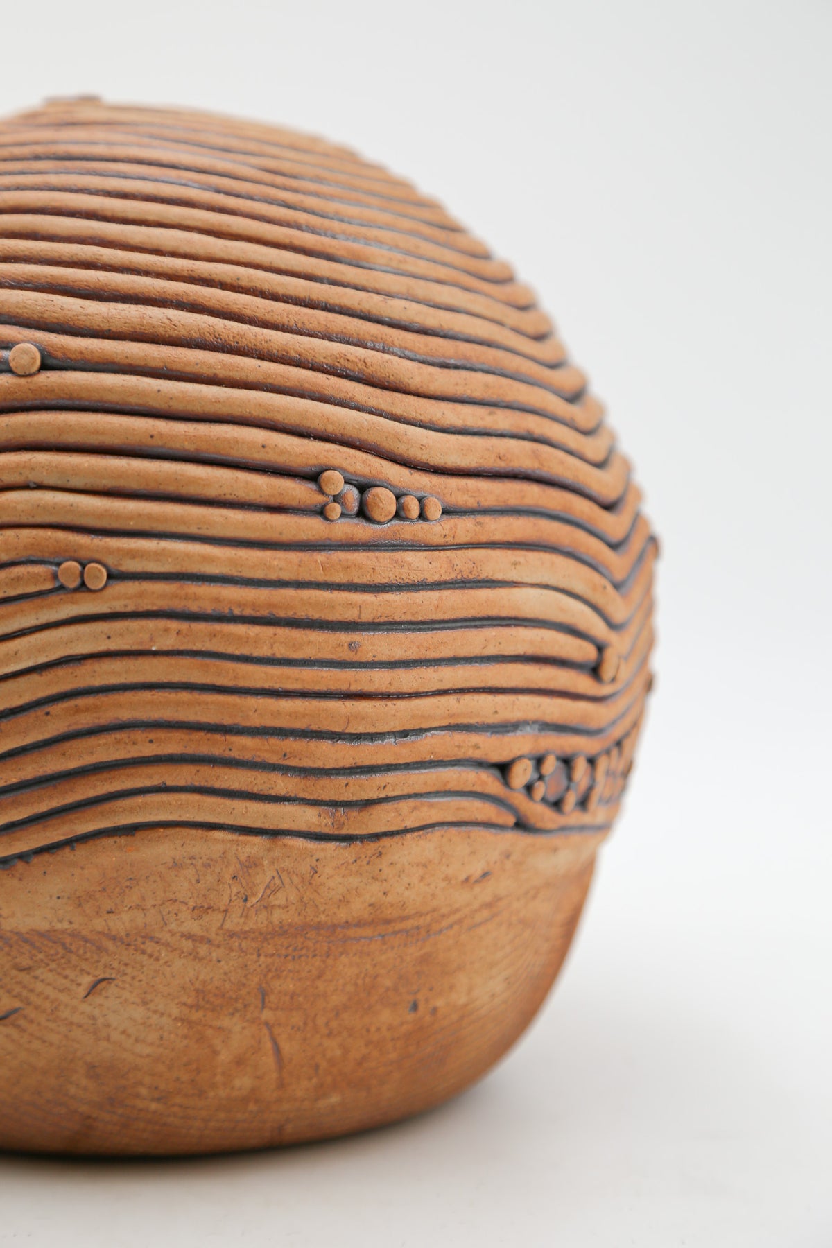 Organic Studio Pottery Sphere Vase / アメリカ買付 陶工アート オブジェ花器