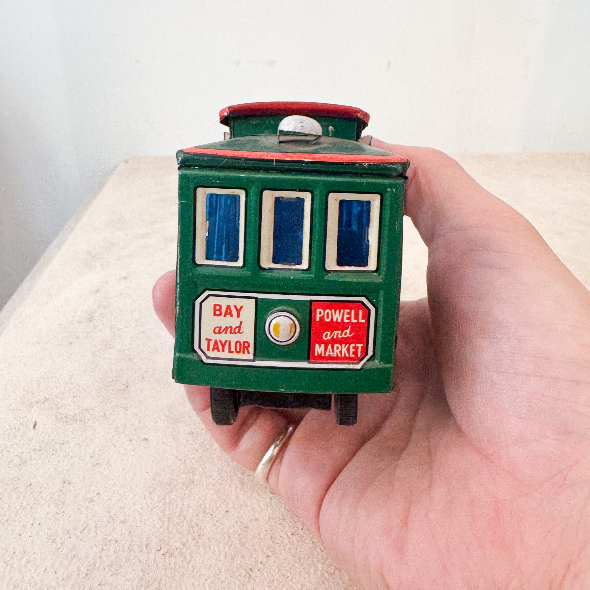 Cable Car Toy / ケーブルカーのトイ