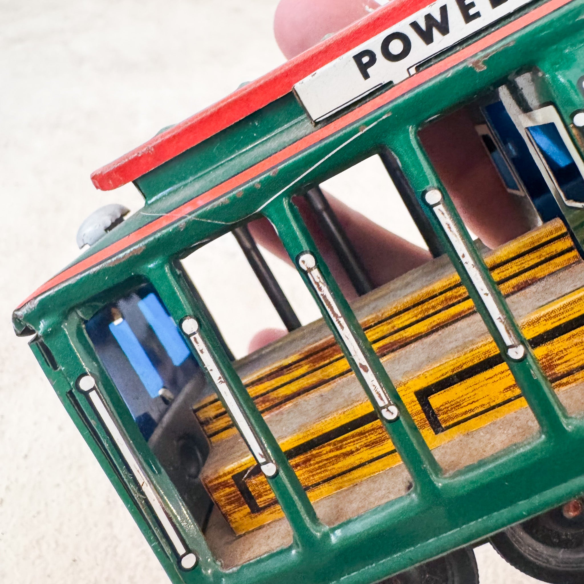 Cable Car Toy / ケーブルカーのトイ