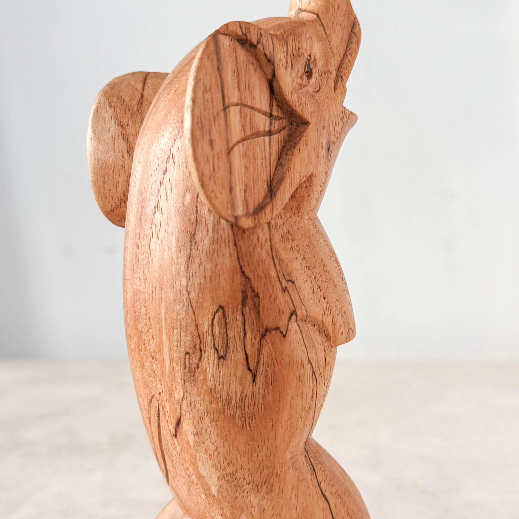 Wooden Elephant / 木製のゾウ